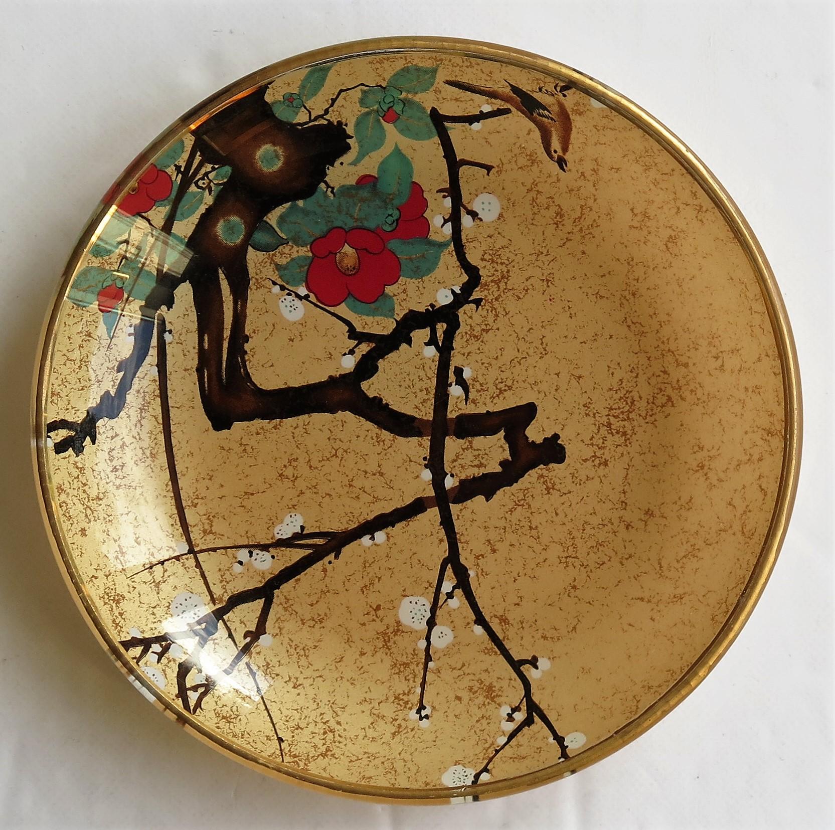 Small Japanese Glass Dish with Hand Painted Kakiemon Decoration, circa 1920 5