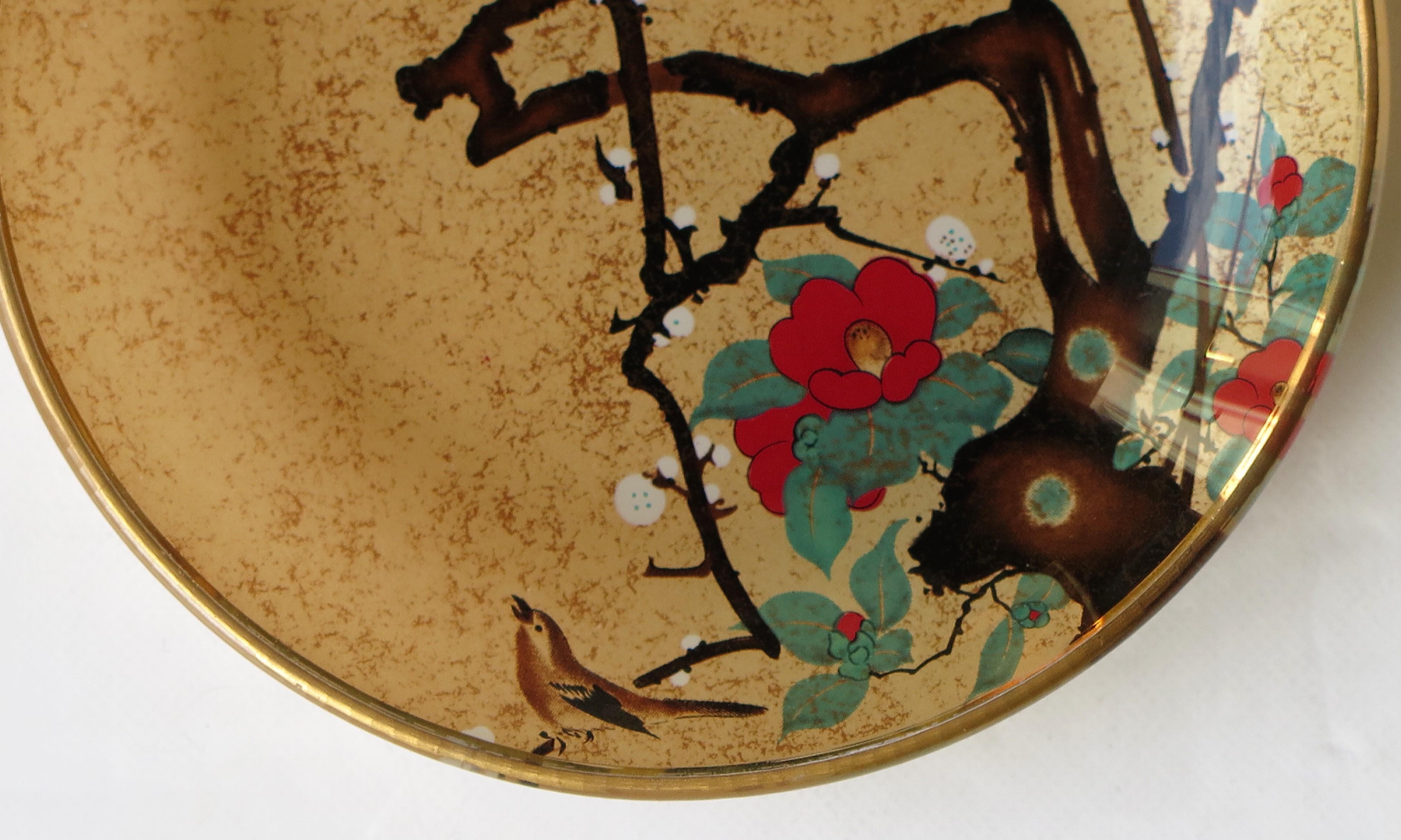 Small Japanese Glass Dish with Hand Painted Kakiemon Decoration, circa 1920 6