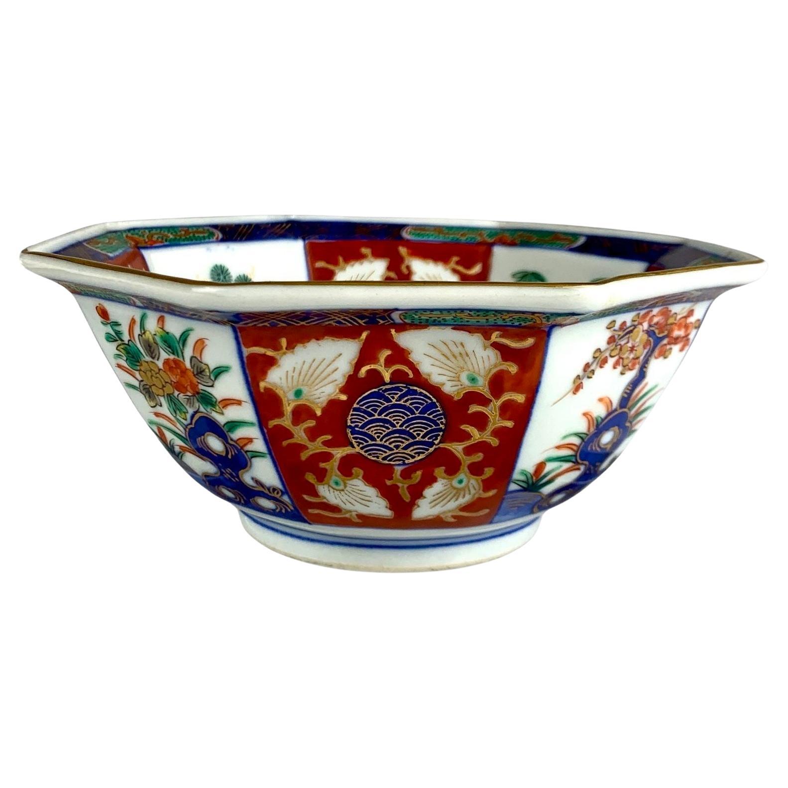 Small Japanese Imari Bowl Meiji Period Circa 1880 For Sale