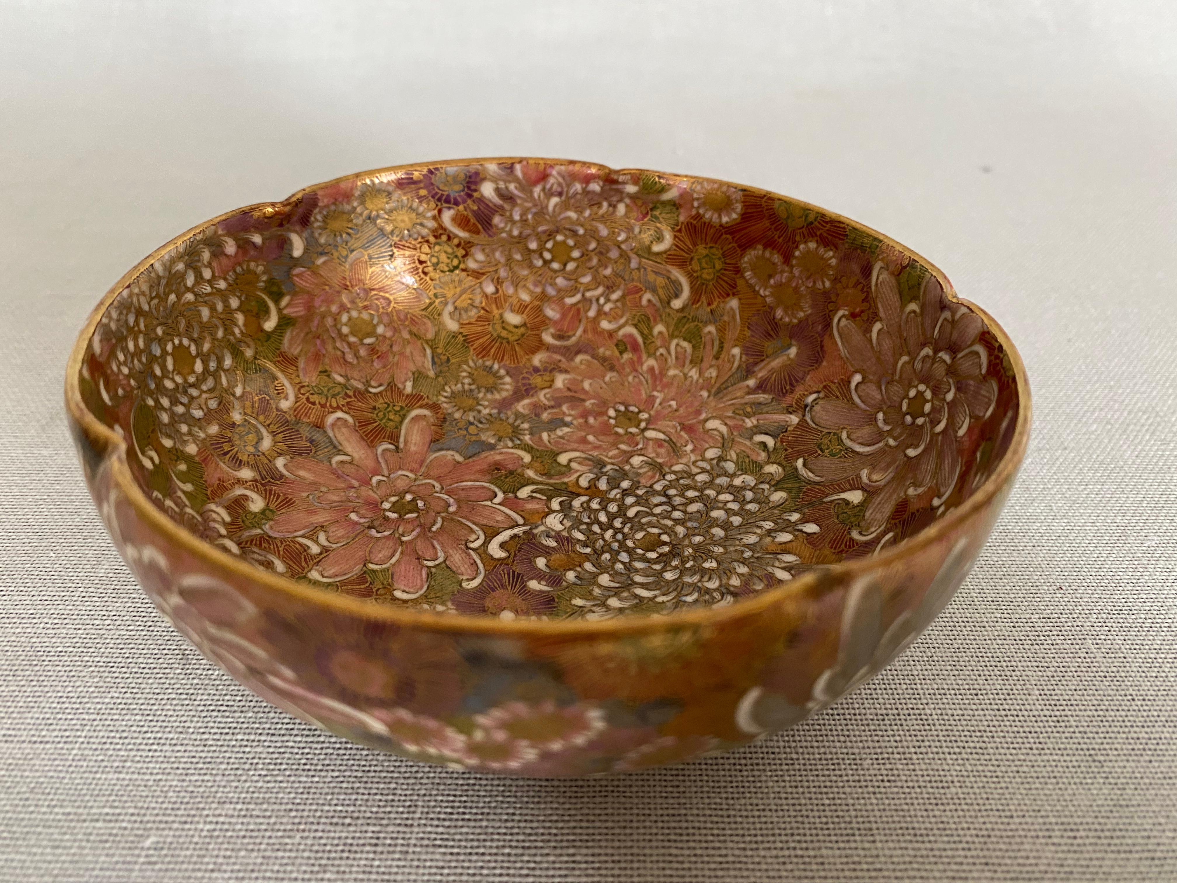 Hand-Painted Small Japanese Millefleur Satsuma bowl with Shimazu crest For Sale