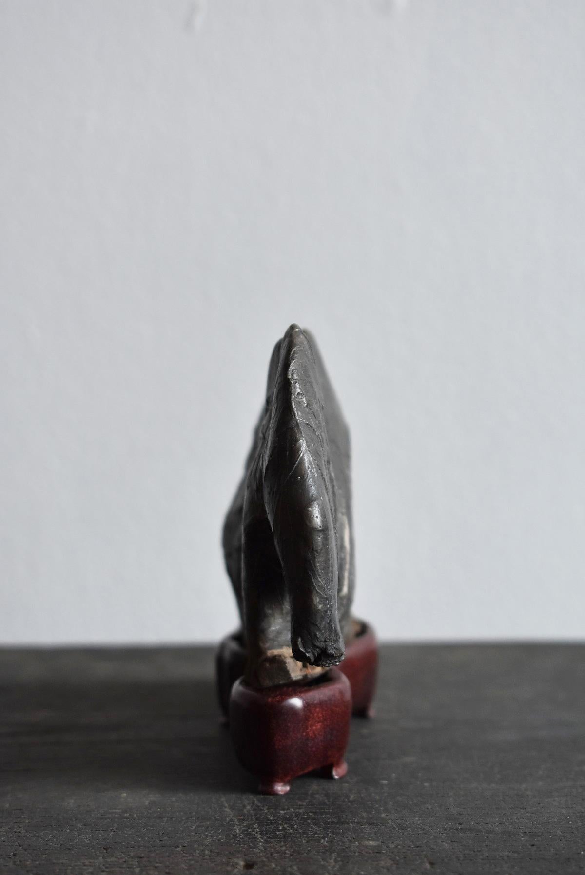 Hand-Carved Small Japanese Old Stone / Elephant-Shaped Ornamental Stone / Scholar's Objects