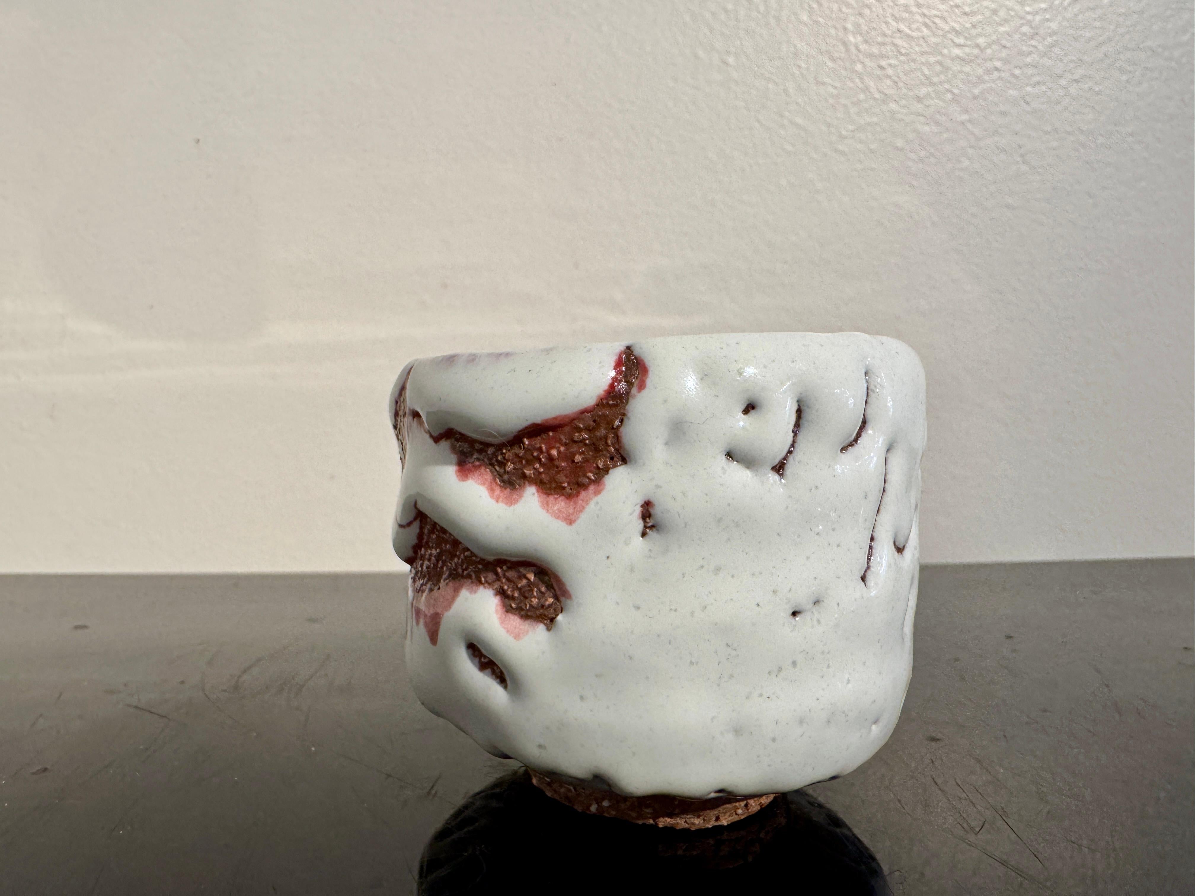 Japanische Oni Hagi Chawan (Teeschale)  von Seigan Yamane, ca. 2010, Japan (21. Jahrhundert und zeitgenössisch) im Angebot