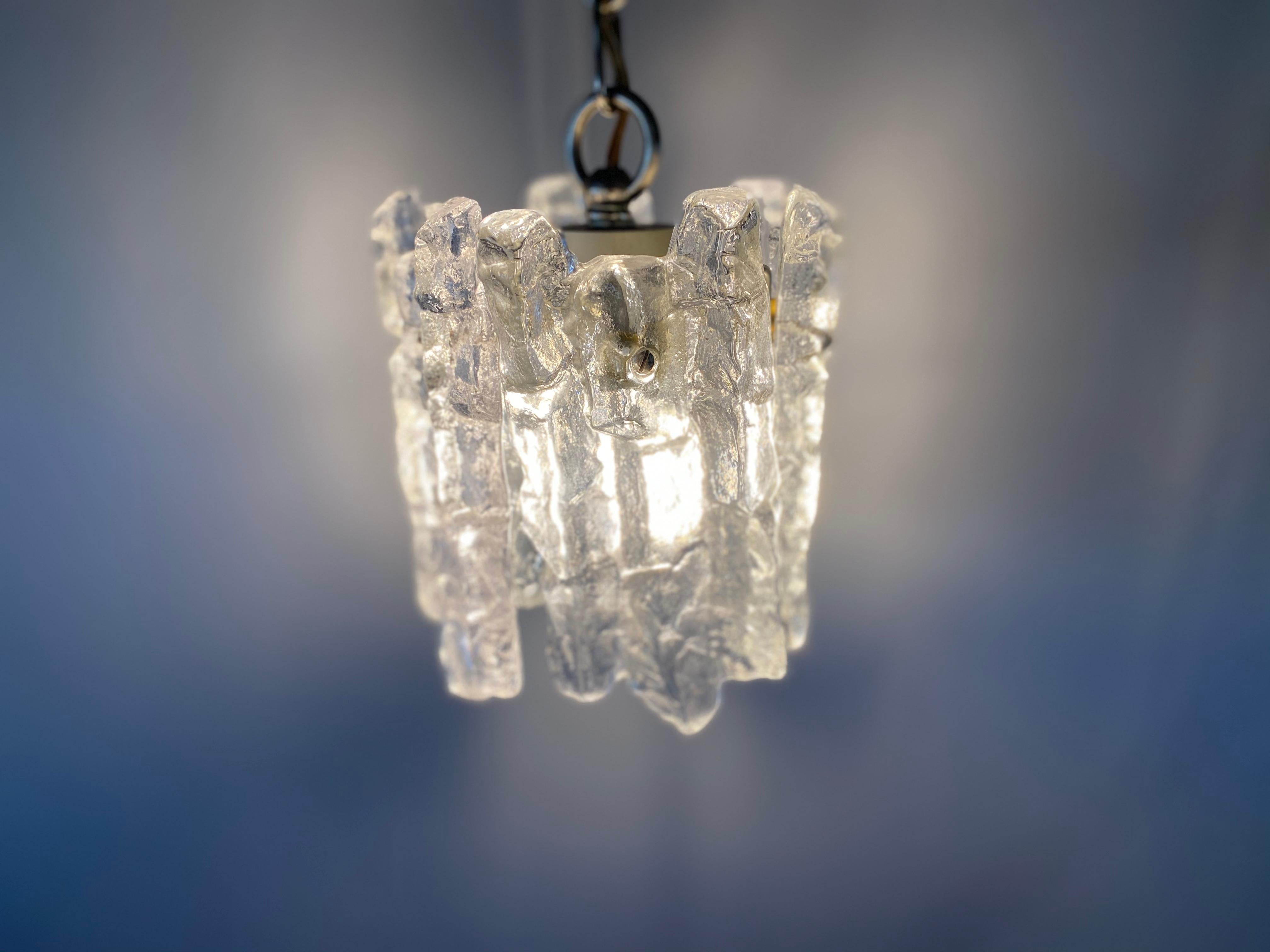 Small J.T. Kalmar 'Ice Glass' Chandelier, 1960s with One Lamp Socket For Sale 3