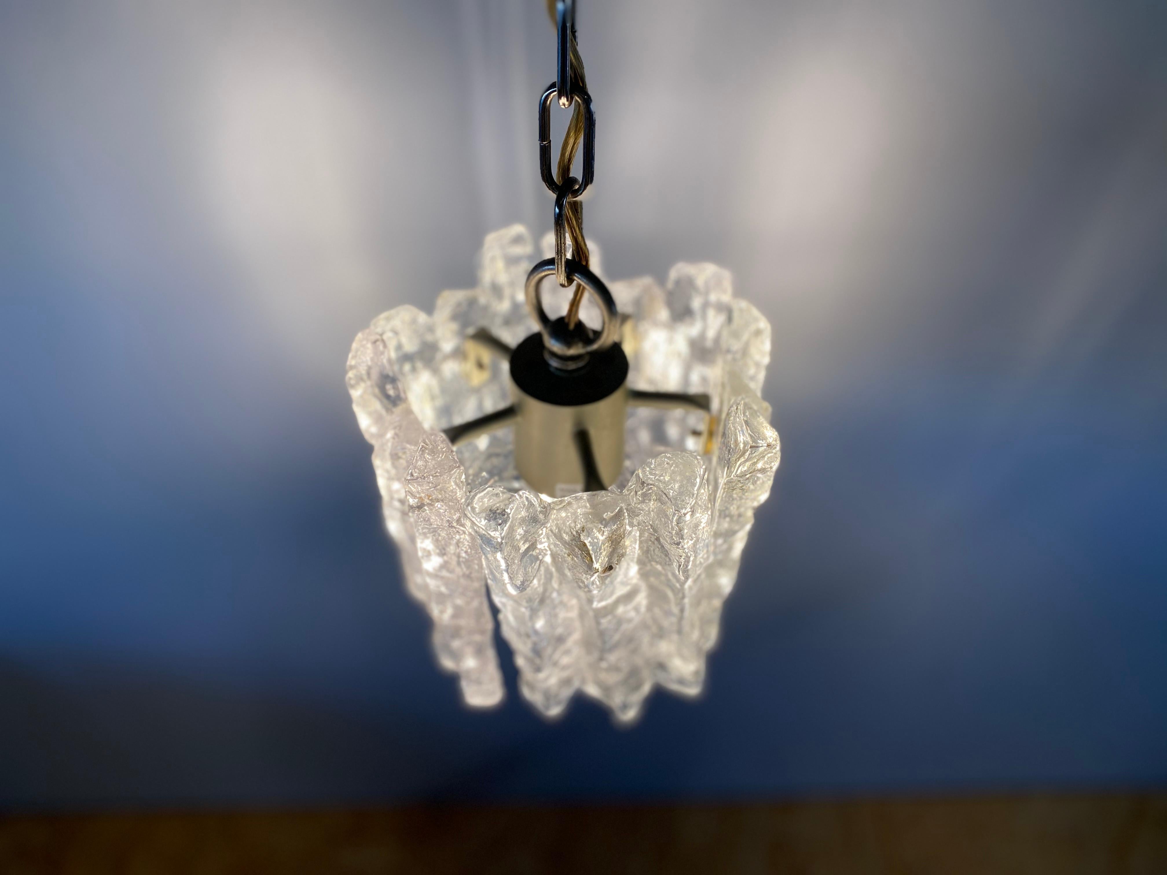 Small J.T. Kalmar 'Ice Glass' Chandelier, 1960s with One Lamp Socket For Sale 4