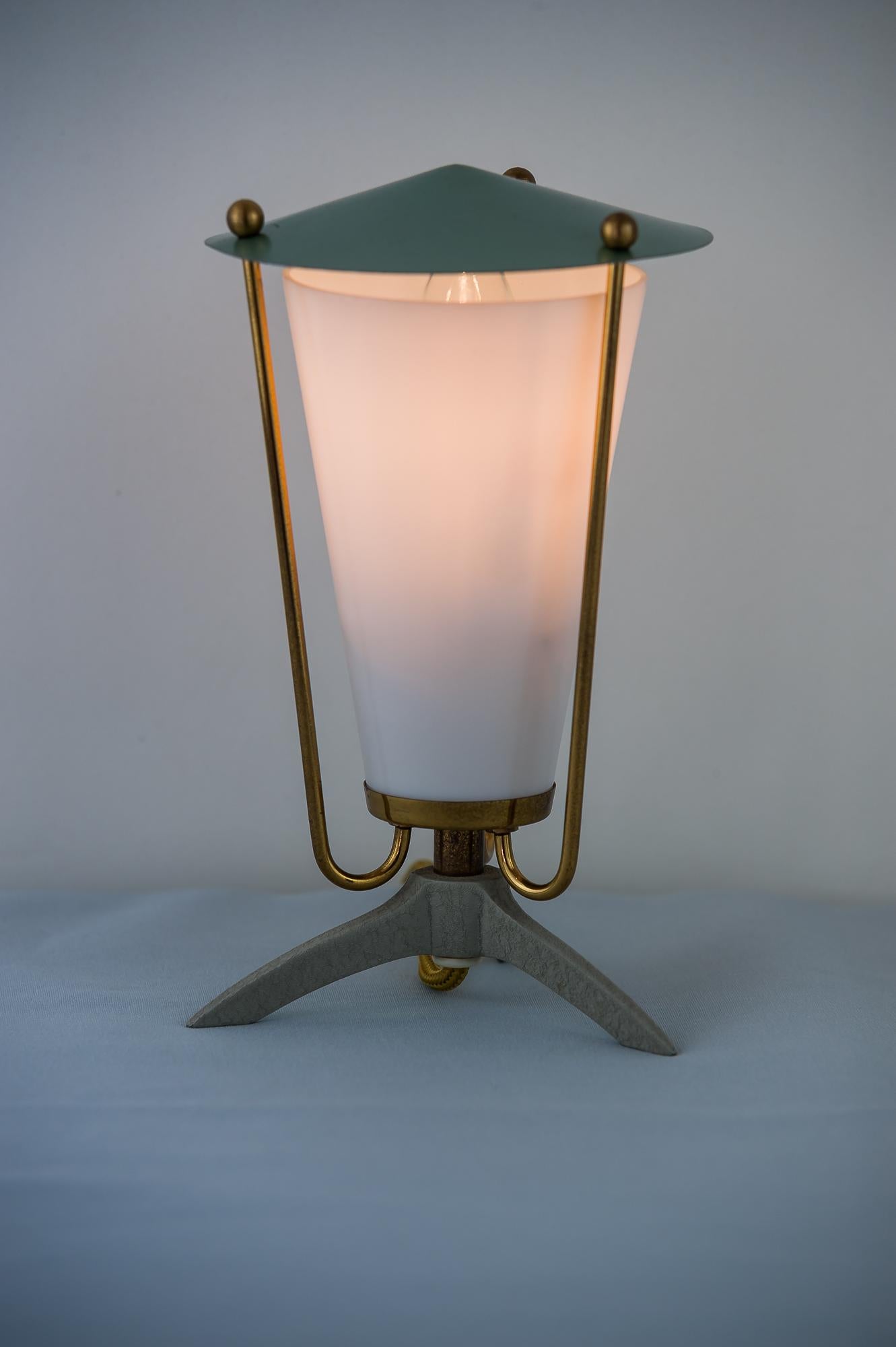 Autrichien Petite lampe de bureau Kalmar, vers les années 1960 en vente