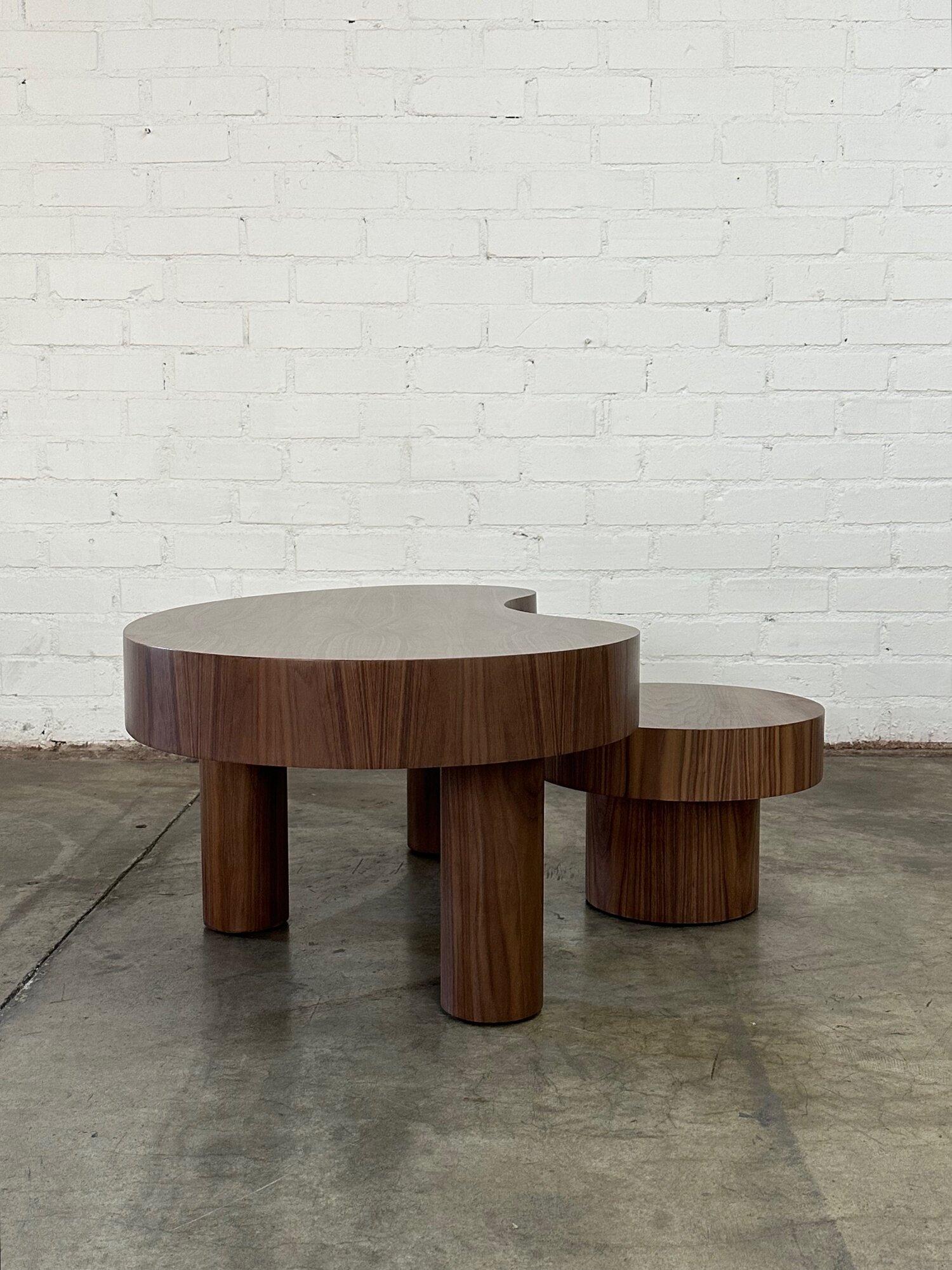 Small Kidney Two Tiered Coffee Table Set- Walnut In New Condition For Sale In Los Angeles, CA