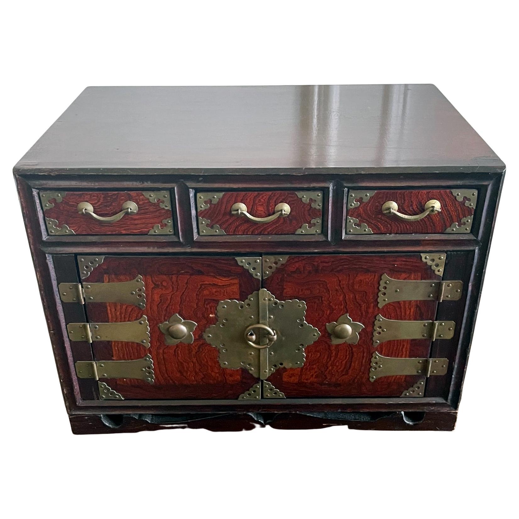 Small Korean Cabinet with Drawers Gakkesuri Joseon Dynasty For Sale