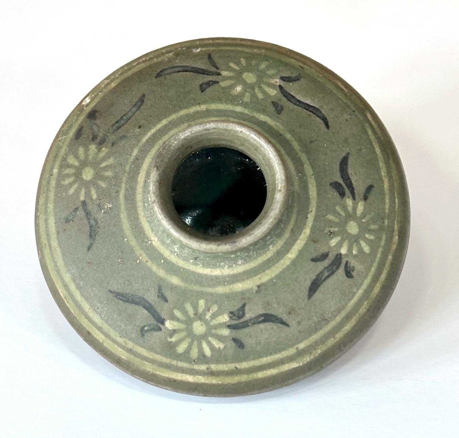 Archaistic Small Korean Celadon Oil Jar with Slip Inlay Goryeo Dynasty For Sale