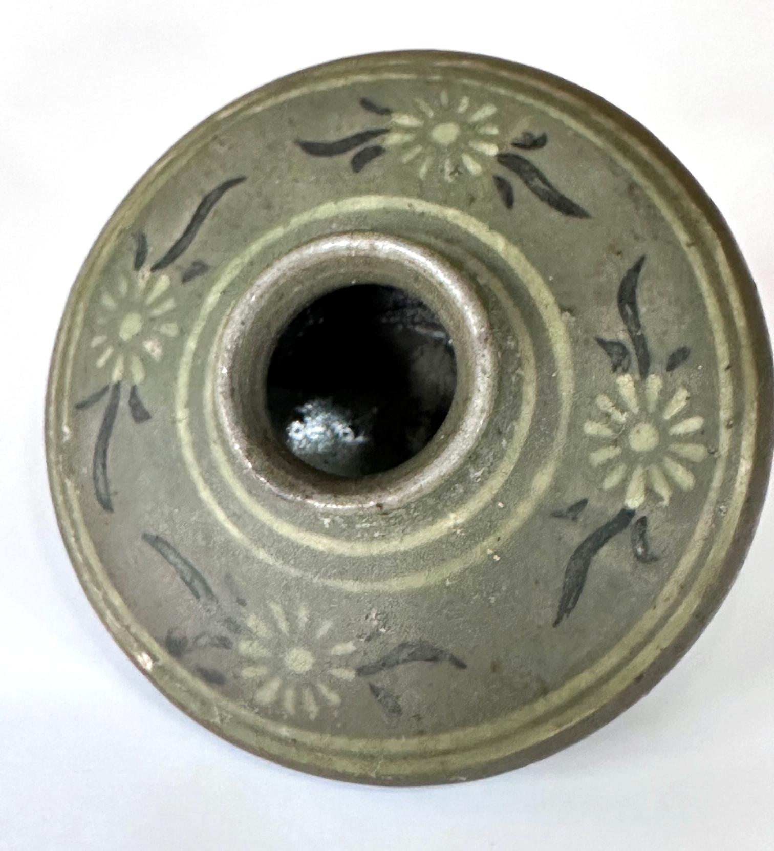 Small Korean Celadon Oil Jar with Slip Inlay Goryeo Dynasty For Sale 1