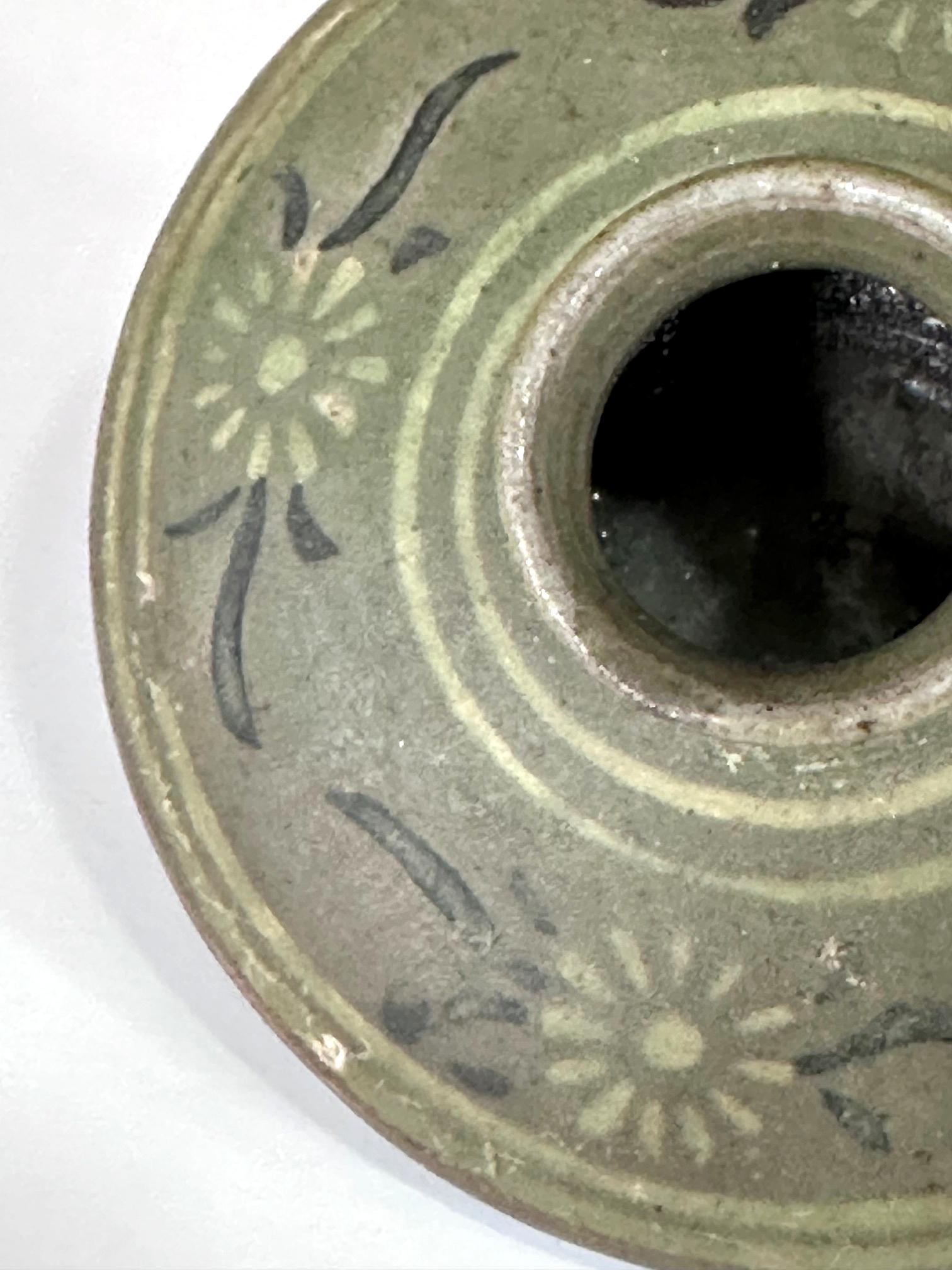Small Korean Celadon Oil Jar with Slip Inlay Goryeo Dynasty For Sale 2