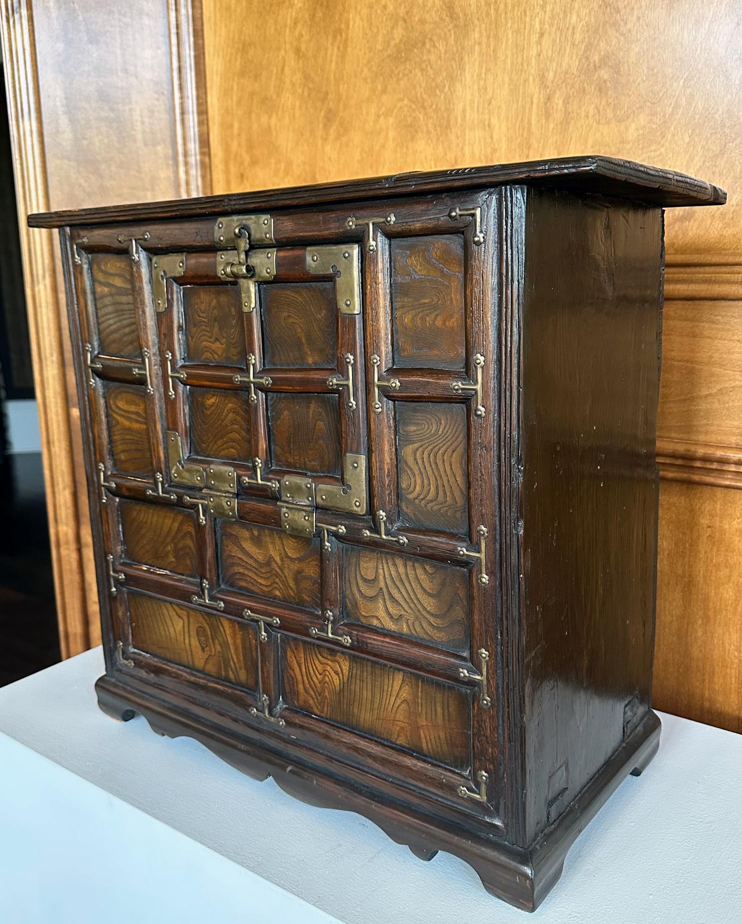 Petit meuble de chevet coréen de rangement Dynasty Joseon 3