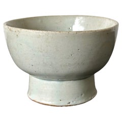 Pequeño cuenco coreano de cerámica blanca de la dinastía Joseon