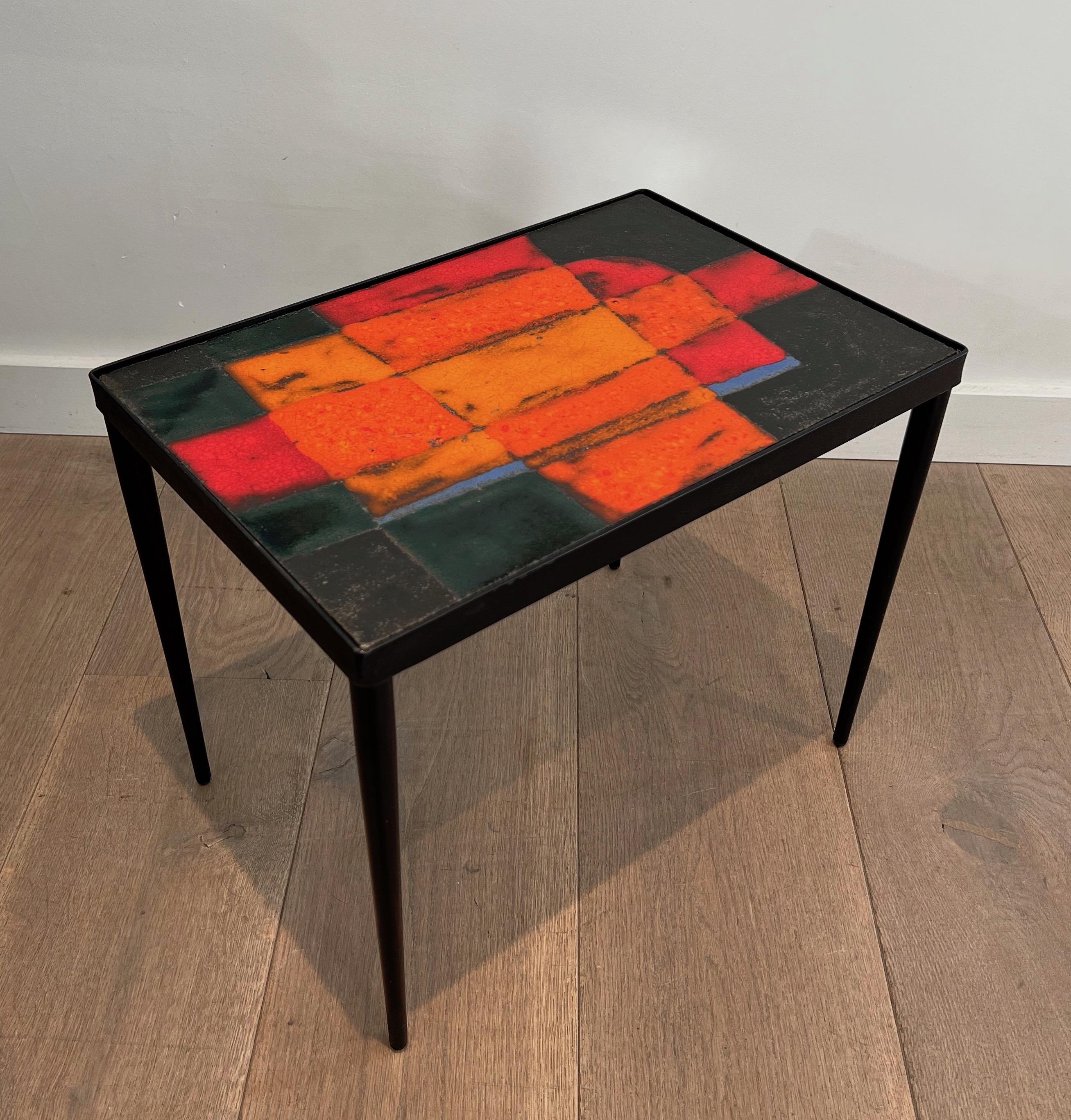 Small lacquered metal and ceramic side table. French work. Circa 1950 For Sale 6