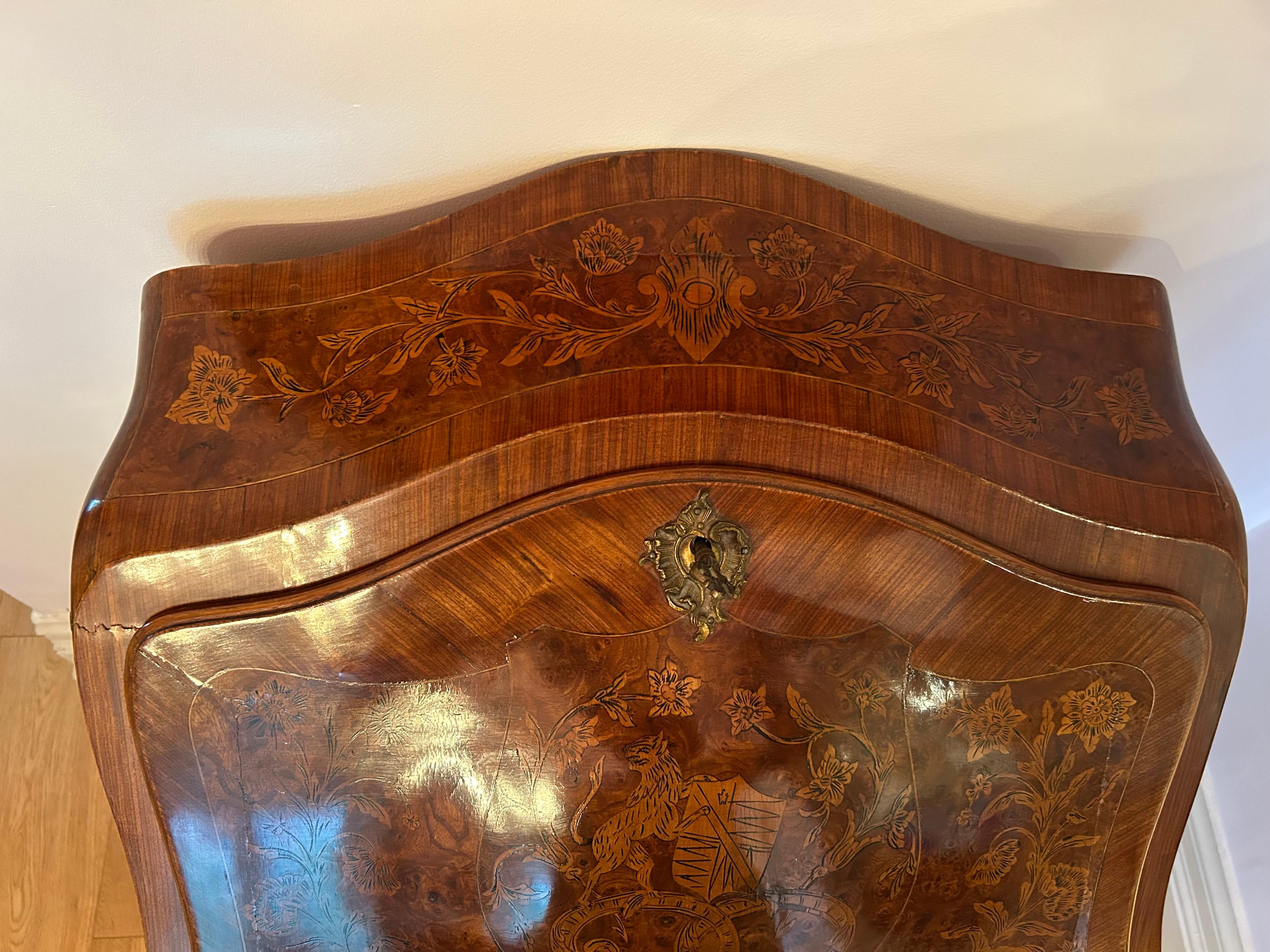 Petit bureau de dame, français, XIXe siècle, avec montures en bronze en vente 1
