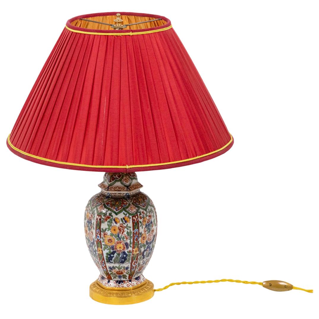 Kleine Lampe aus Delfter Steingut und vergoldeter Bronze:: um 1880 im Angebot