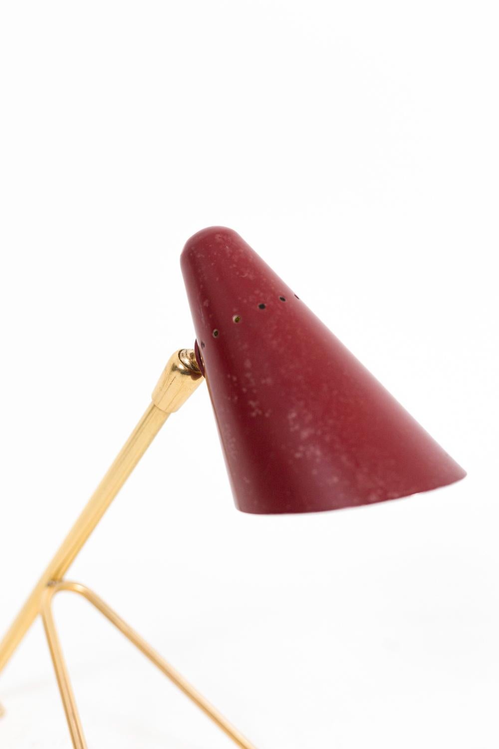 Mid-20th Century Small Lamp in Red Lacquered Metal and Gilt Brass, 1950s