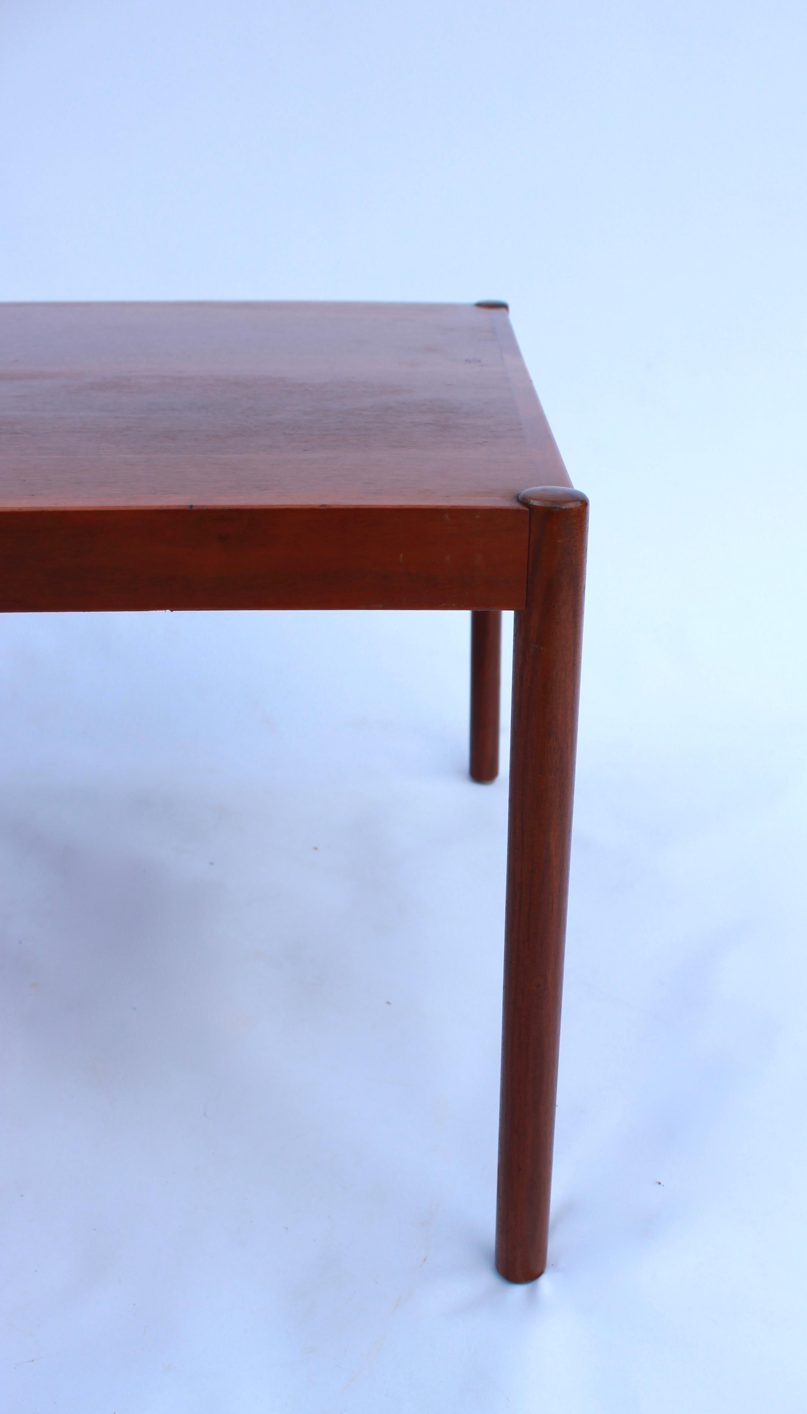 Small Lamp Table in Teak of Danish Design from the 1960s In Good Condition In Lejre, DK
