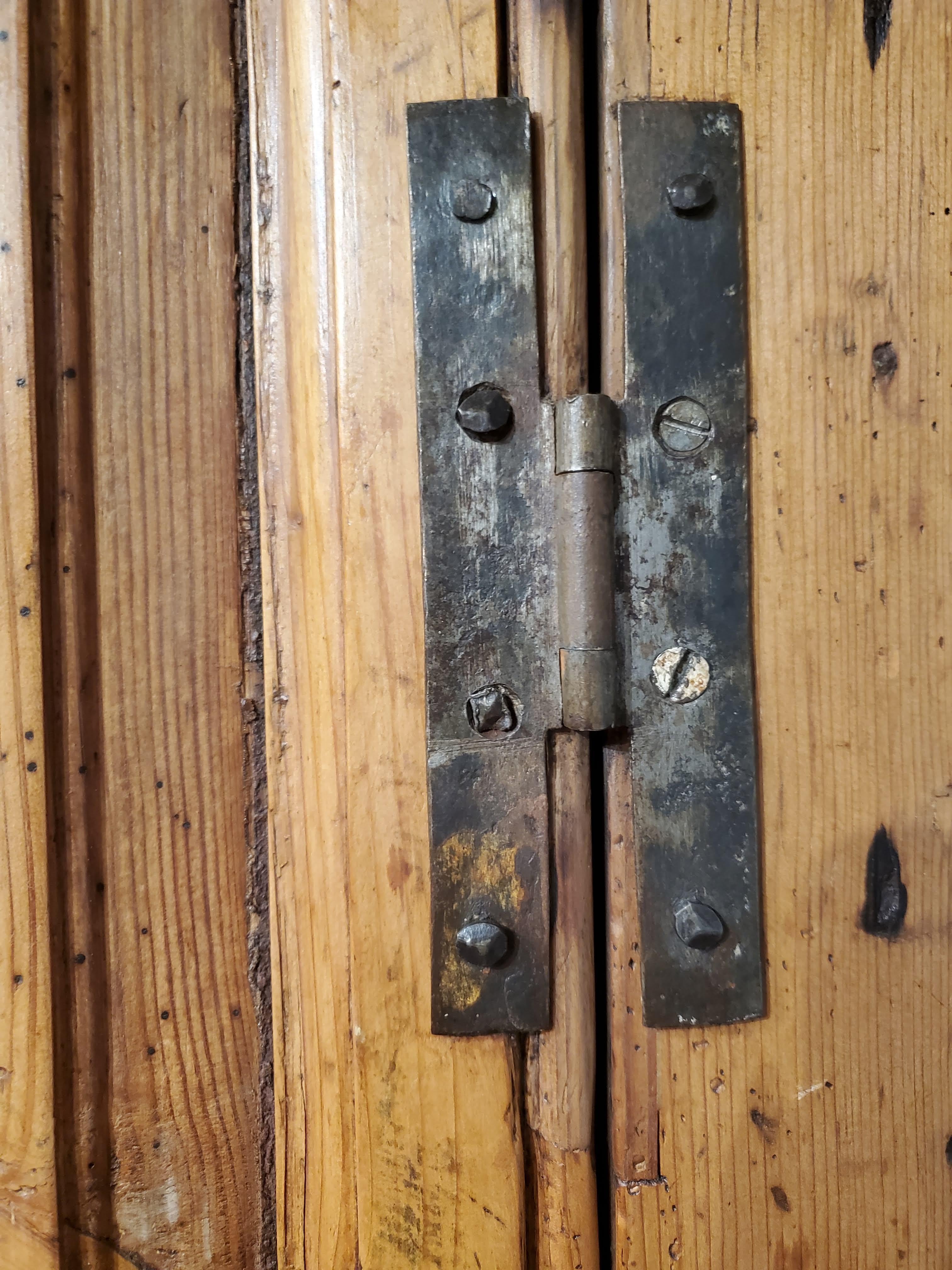 Small Late 18th Century Southern Irish Pine Cabinet 9