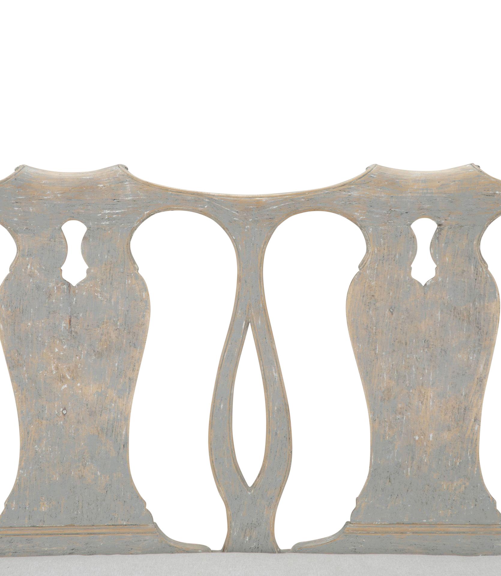 Bois Petit canapé suédois de style rococo de la fin du XIXe siècle en vente