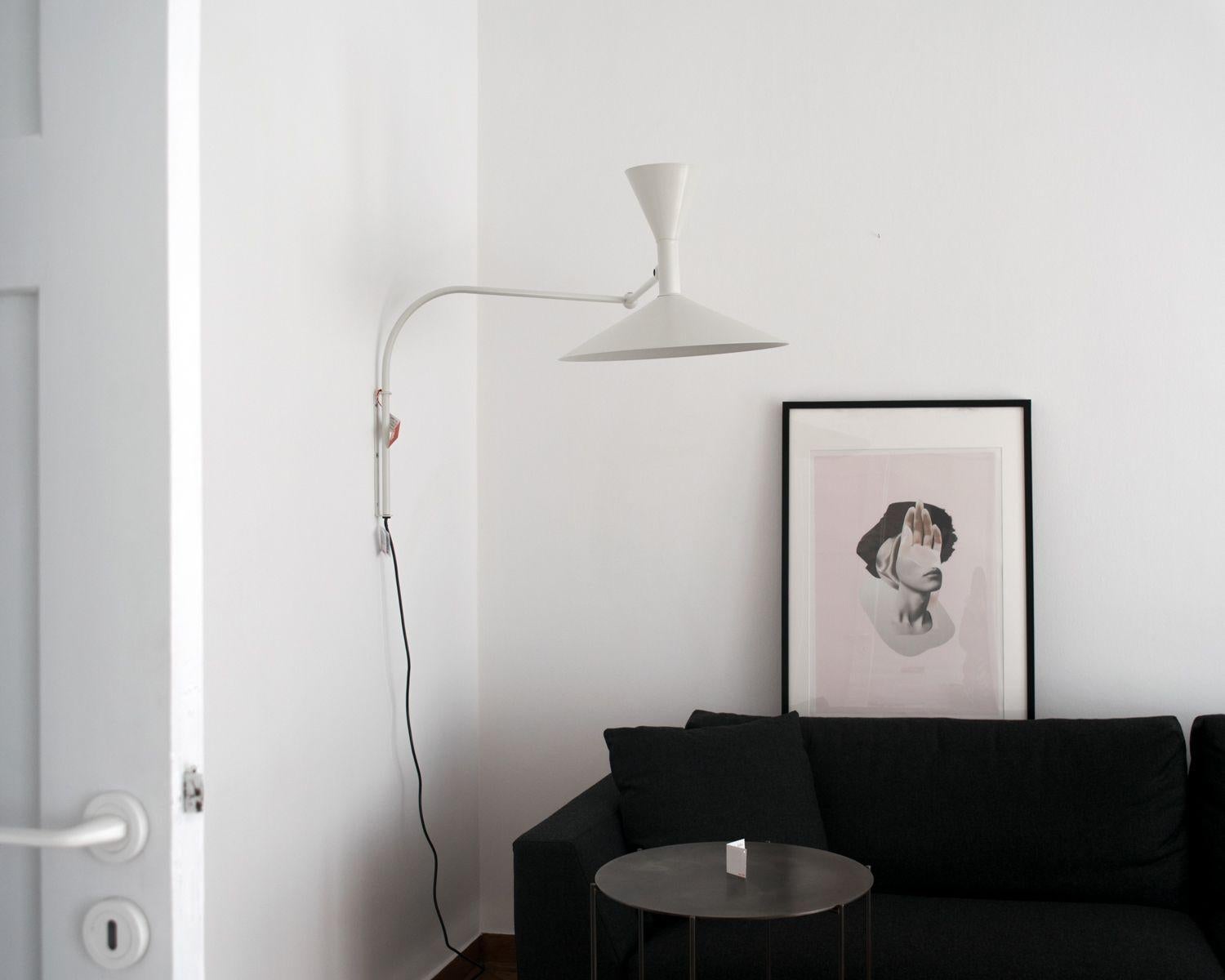 Mid-Century Modern Petite lampe murale Le Corbusier « Lampe de Marseille Mini » en blanc en vente