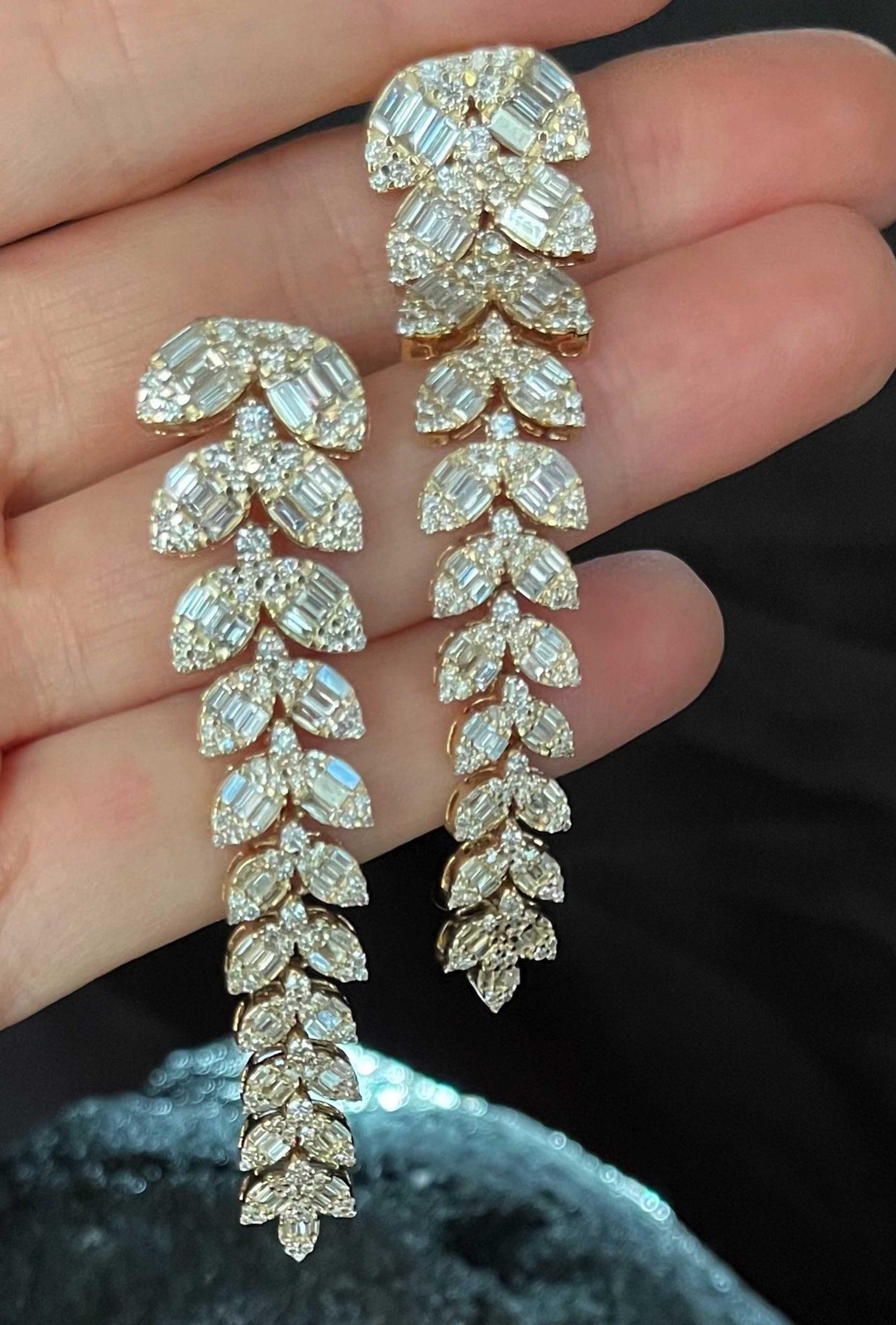 Women's Small Leaf Long 14K Yellow Gold Drop Earrings For Sale