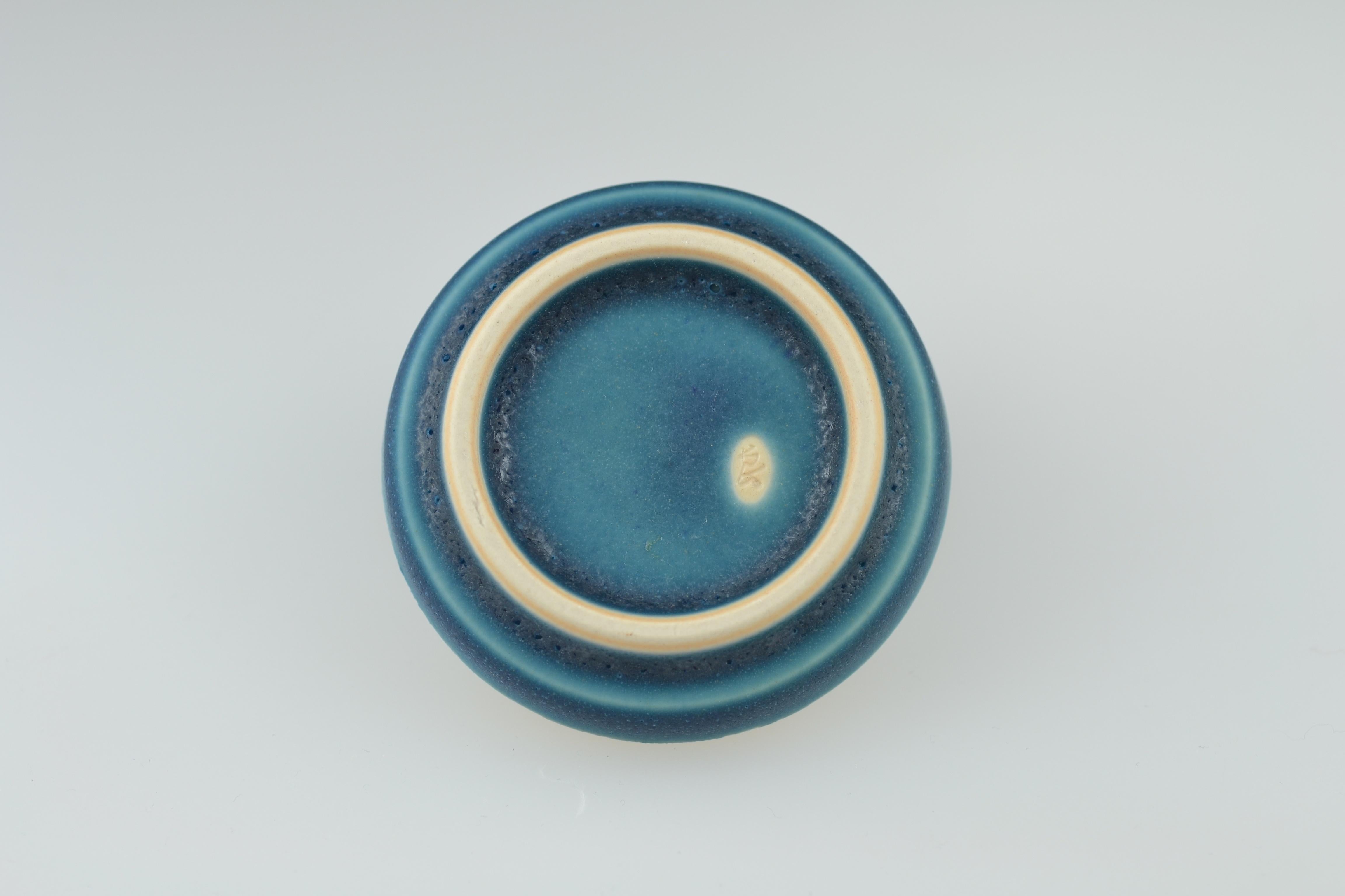 Small Lidded Box for Incence by Taniguchi Ryozo, 1926-1996 In Excellent Condition For Sale In Berlin, Berlin