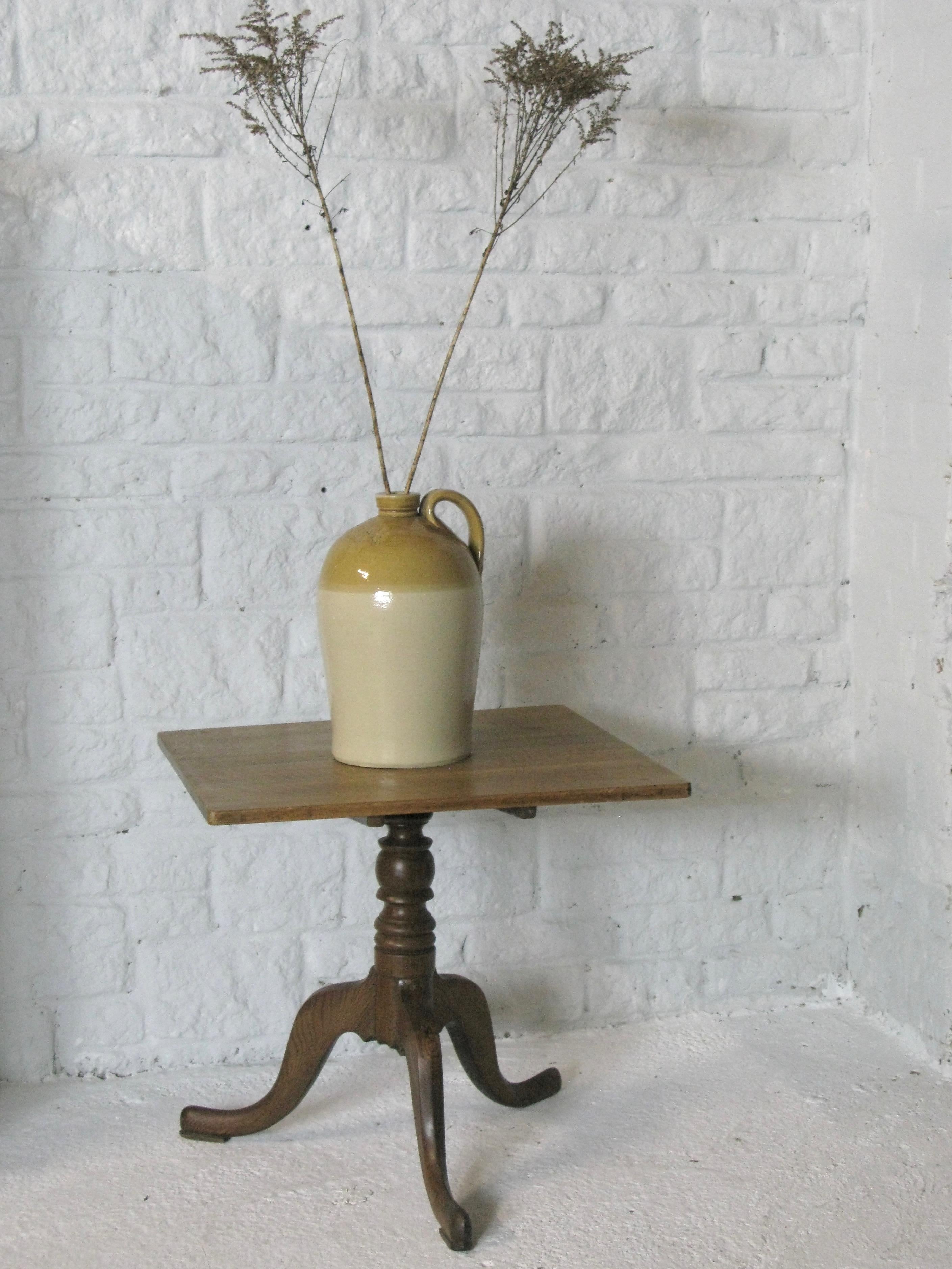Late Victorian Small Light Oak Tripod Table, Side Table, Coffee Table, Wine, Victorian, English