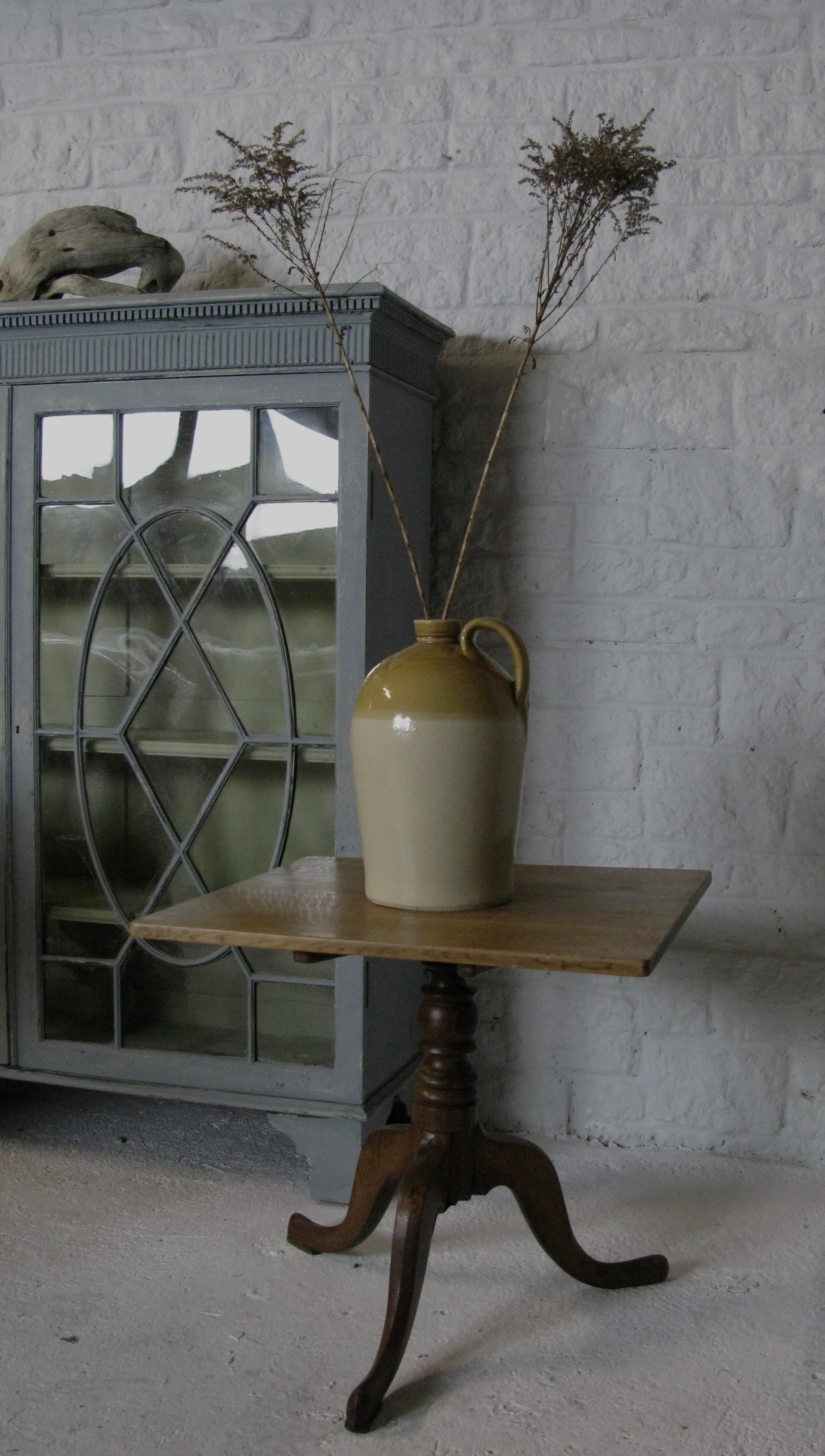 British Small Light Oak Tripod Table, Side Table, Coffee Table, Wine, Victorian, English