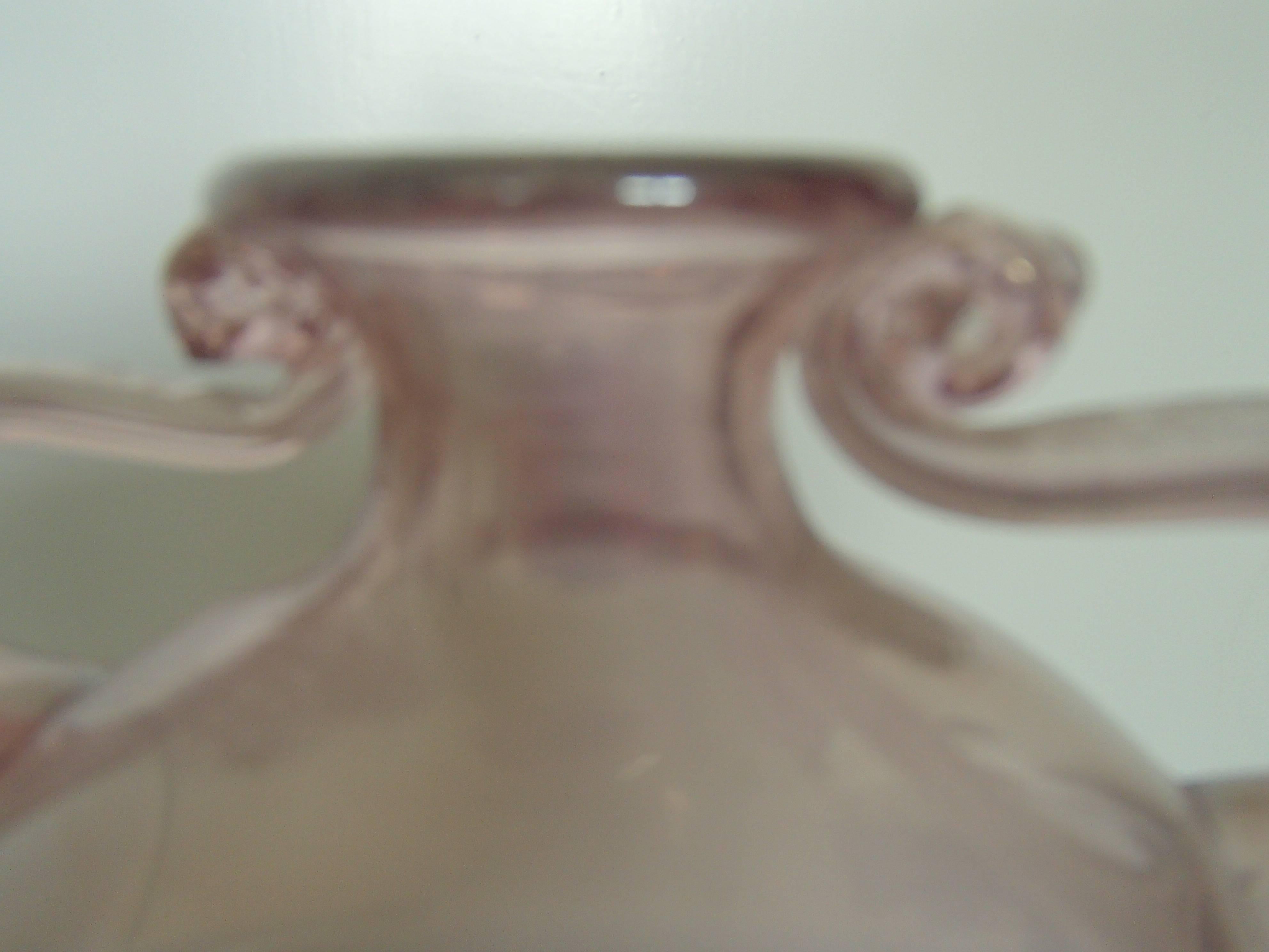 Small Lilac Vase like an Amphora In Good Condition For Sale In Weiningen, CH