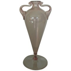 Petit vase lilas en forme d'Amphora