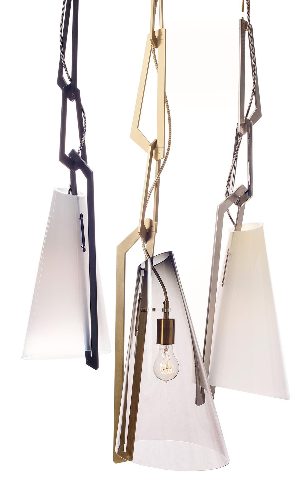 Moderno Ciondolo piccolo A Link: Smoke, Charcoal, White, Opaline Glass di AVRAM RUSU STUDIO in vendita