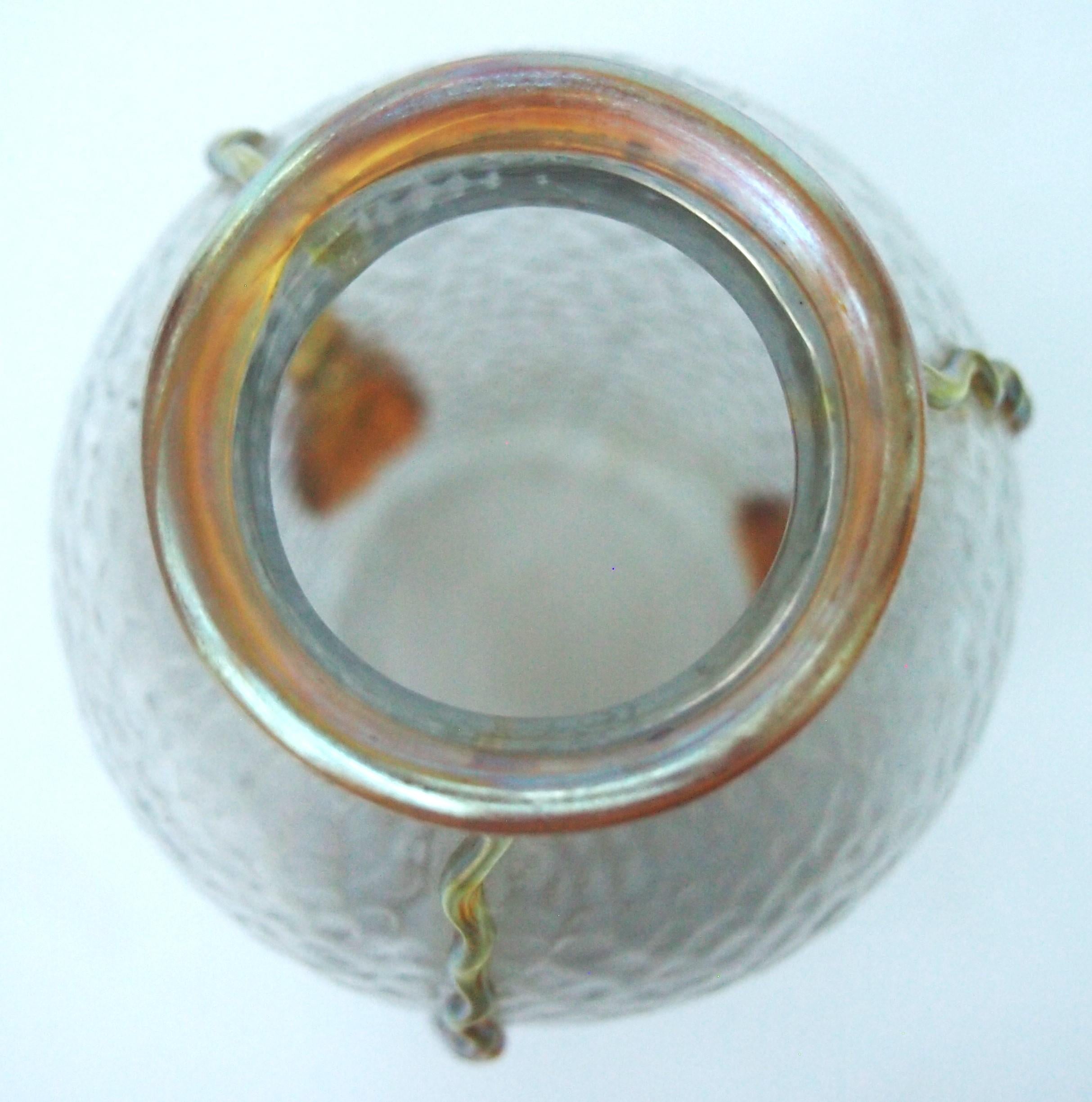 Small Loetz Candia Martele Nautilus Glass Vase c1903 -Bohemian  In Good Condition For Sale In Worcester Park, GB