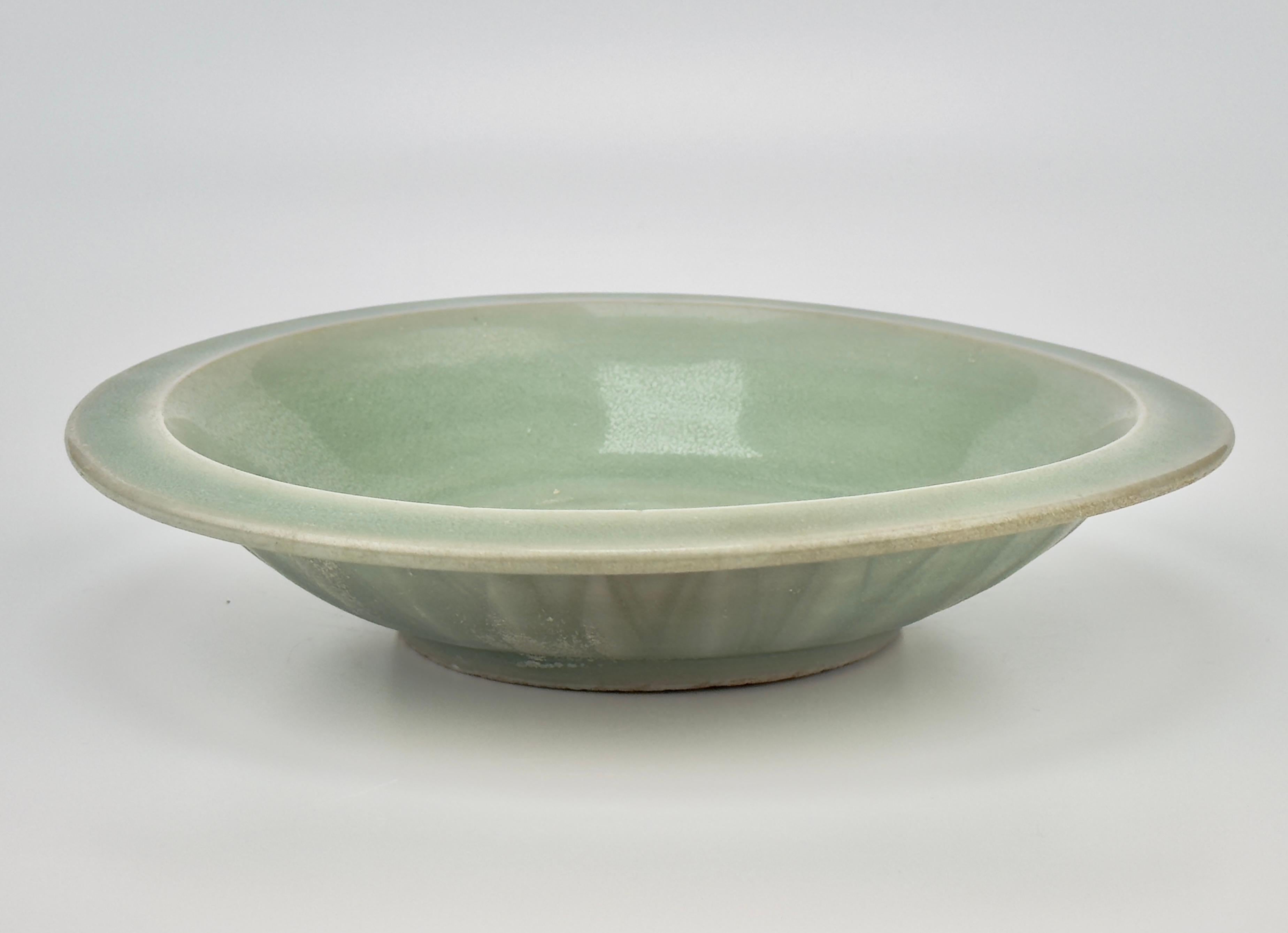 Ming Small Longquan Celadon 'Twin Fish' Dish, Southern Song Dynasty For Sale