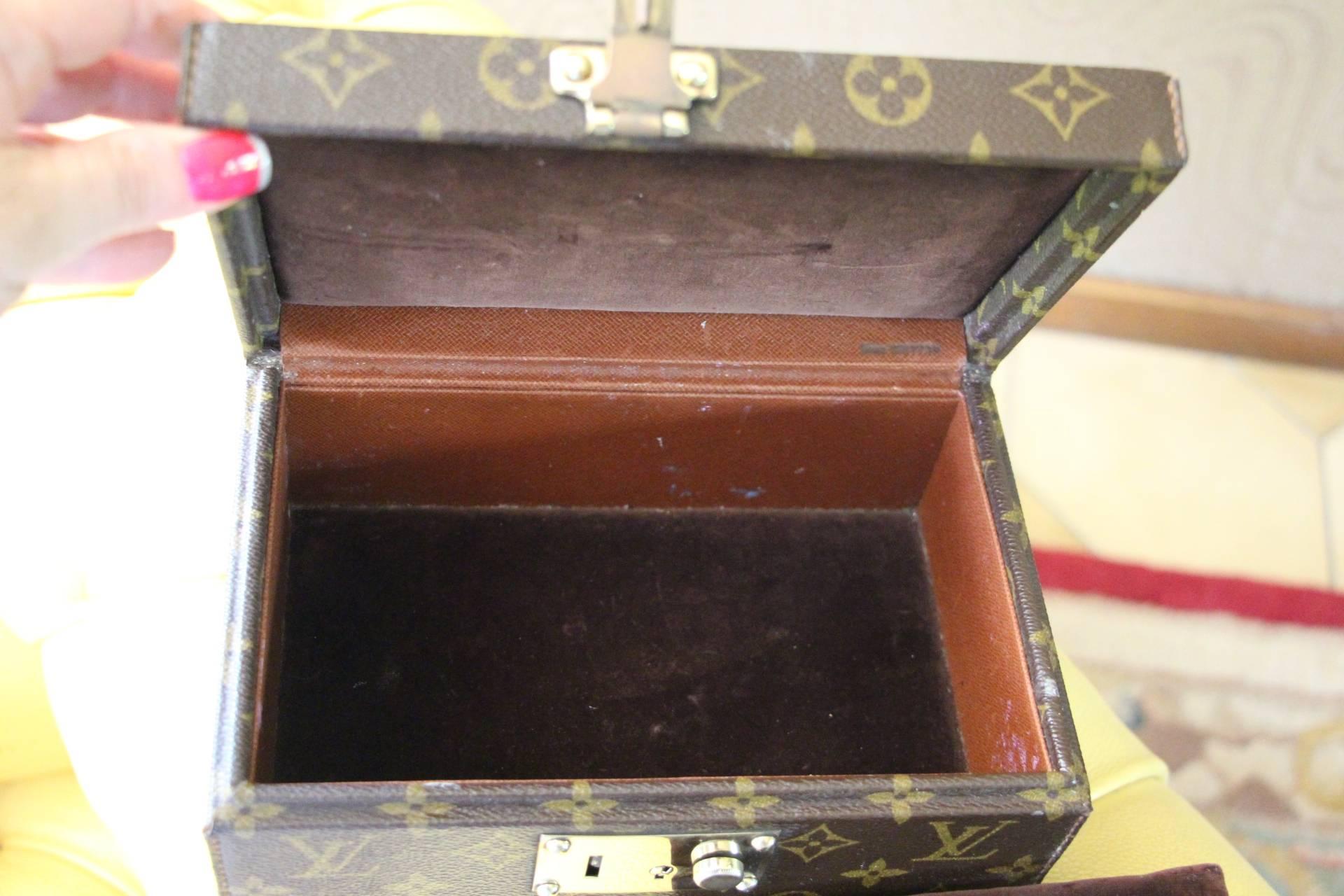 Small Louis Vuitton Jewelry Box 5