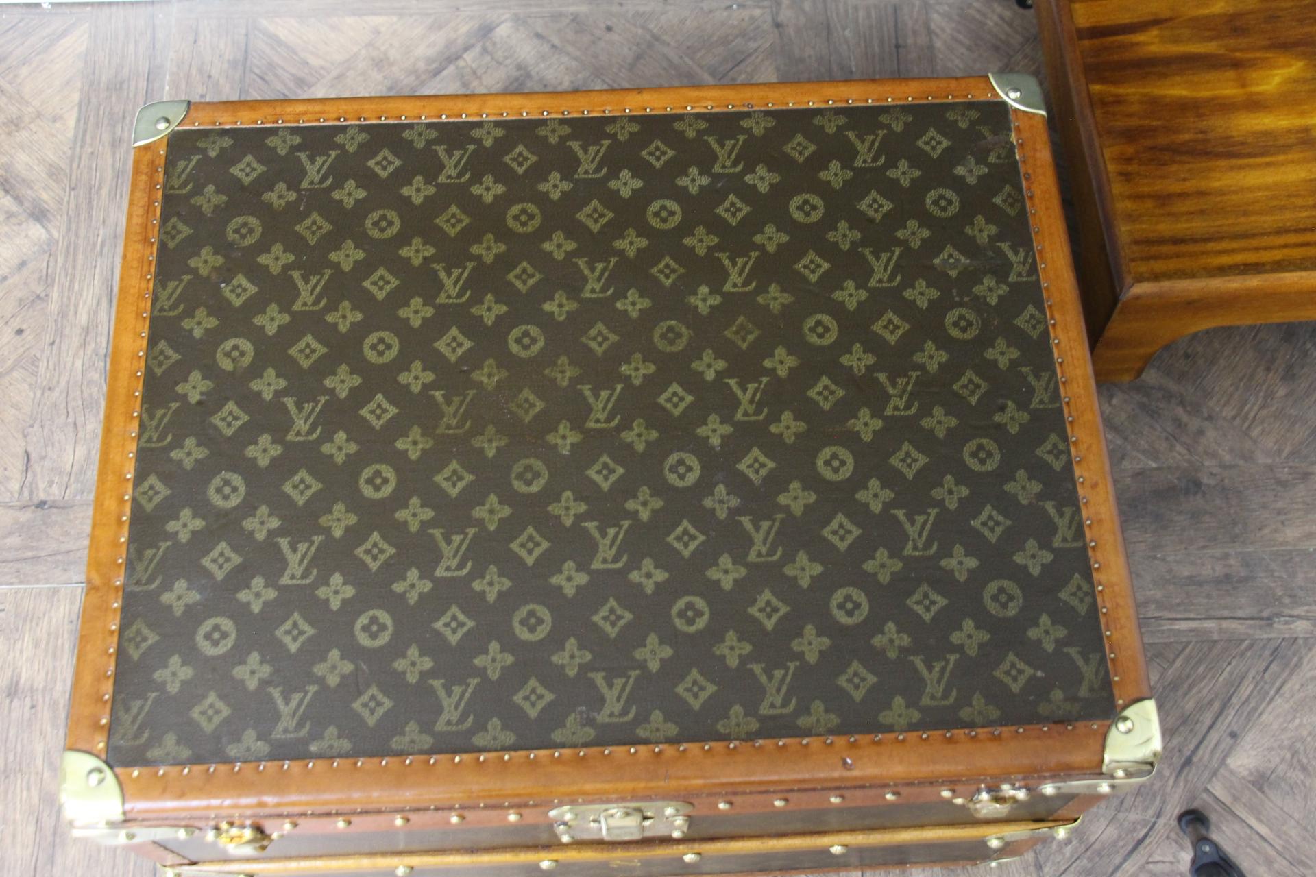 Small  Louis Vuitton Monogram Steamer Trunk  , 55 cm Vuitton Trunk 10