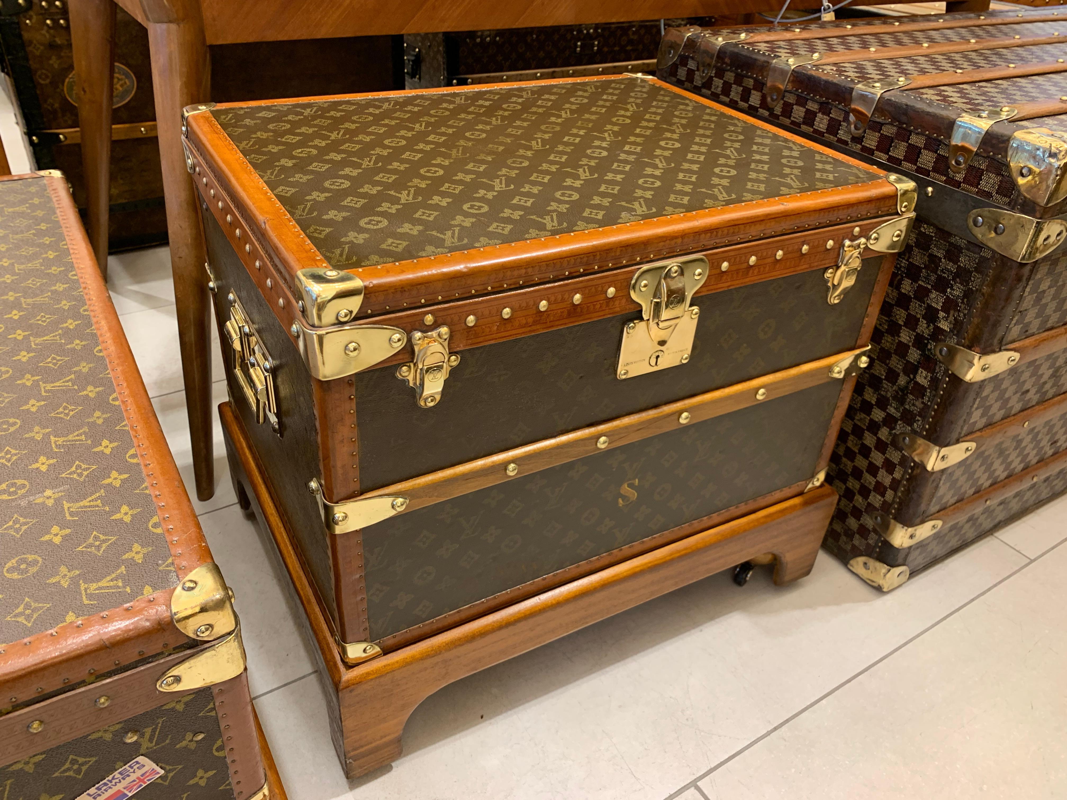 Small  Louis Vuitton Monogram Steamer Trunk  , 55 cm Vuitton Trunk 13