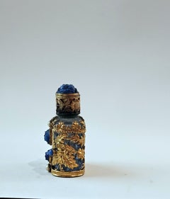 Small louis XIV-style bottle