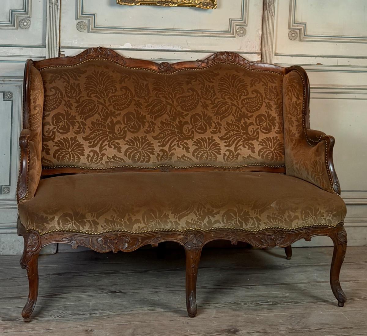 Small Louis XV style wingback bench, circa 1880 en vente 5