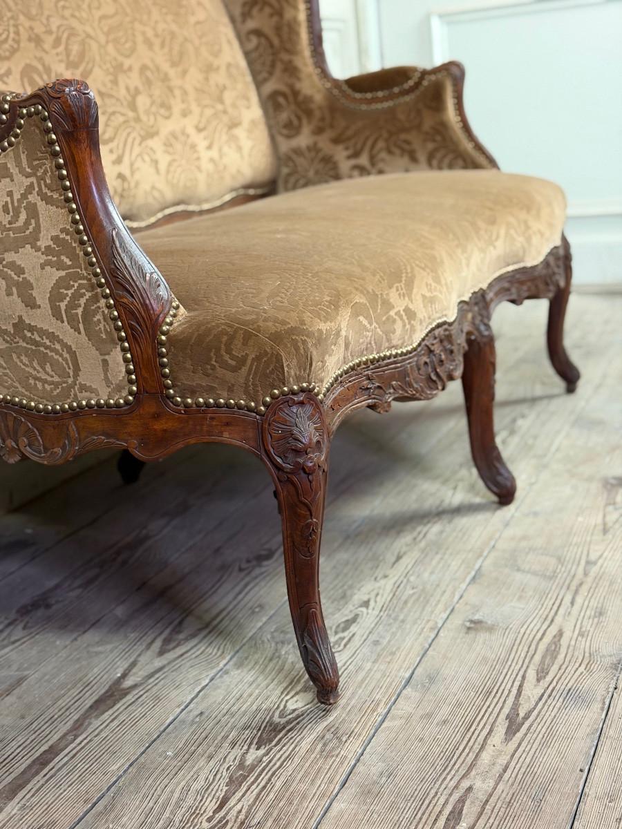 Small Louis XV style wingback bench, circa 1880 en vente 1