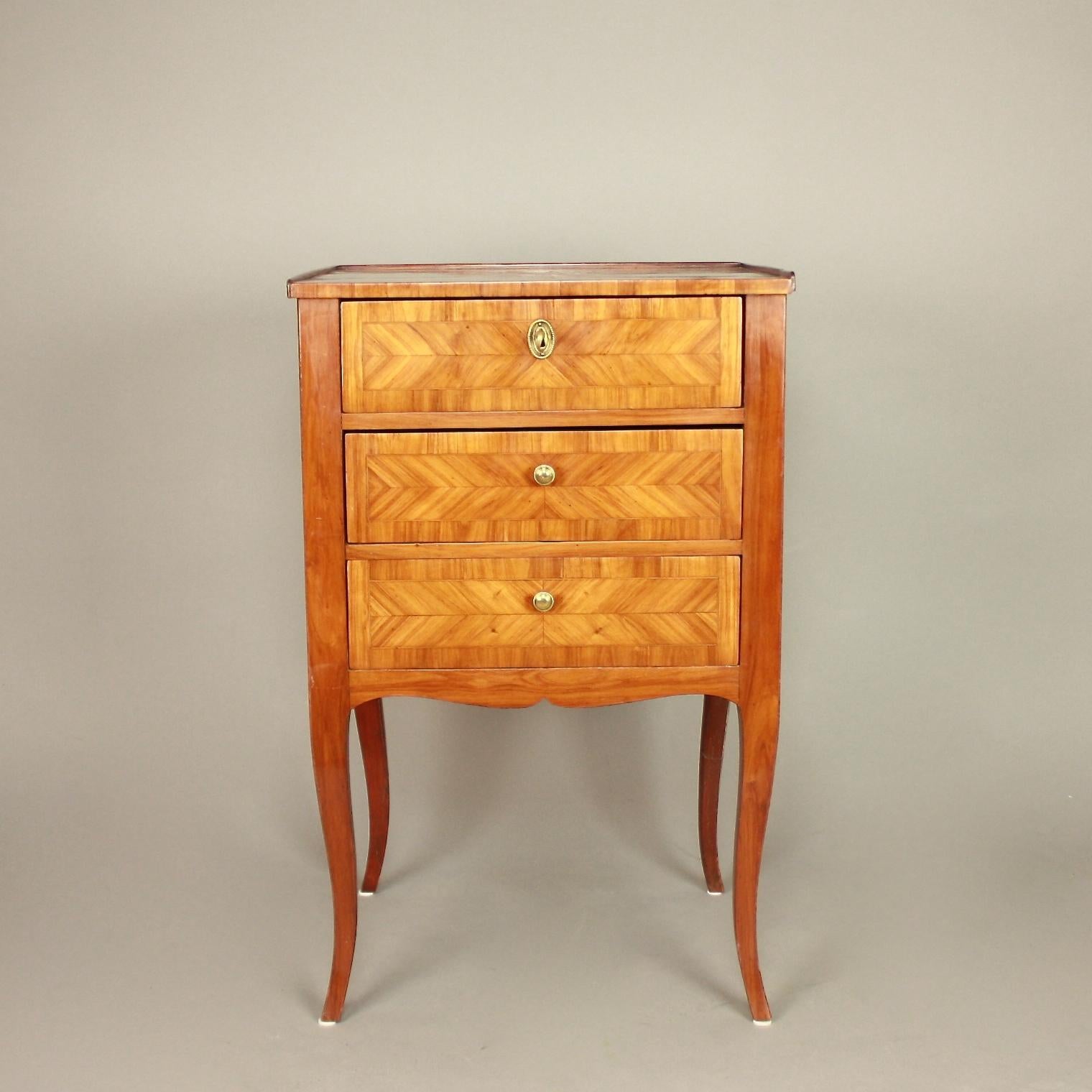 18th Century French Small Louis XV Marquetry Side Table or Table Chiffonnière

A small Louis XV transition period side table or commode, a so-called 