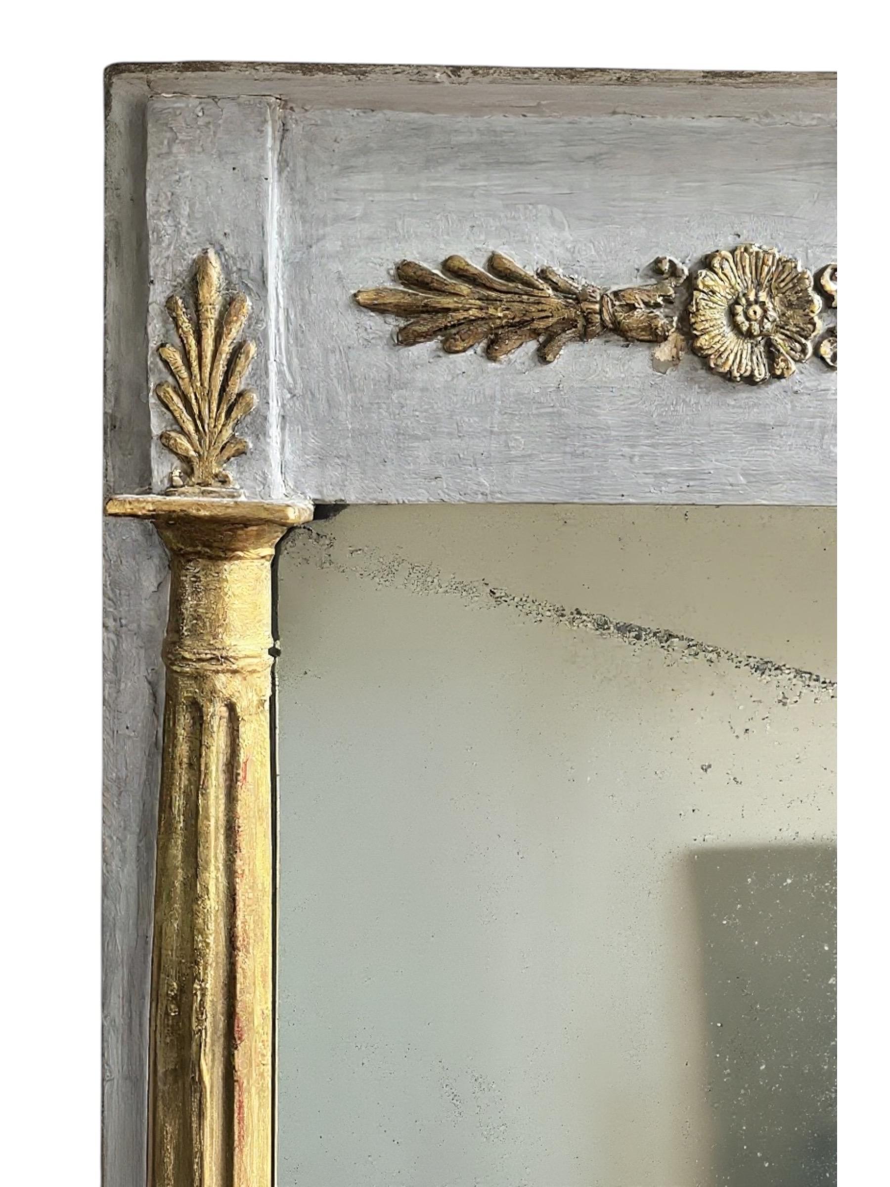 Small Louis XVI period Mirror - grey and gilded painted wood circa 1790 In Good Condition For Sale In Beuzevillette, FR