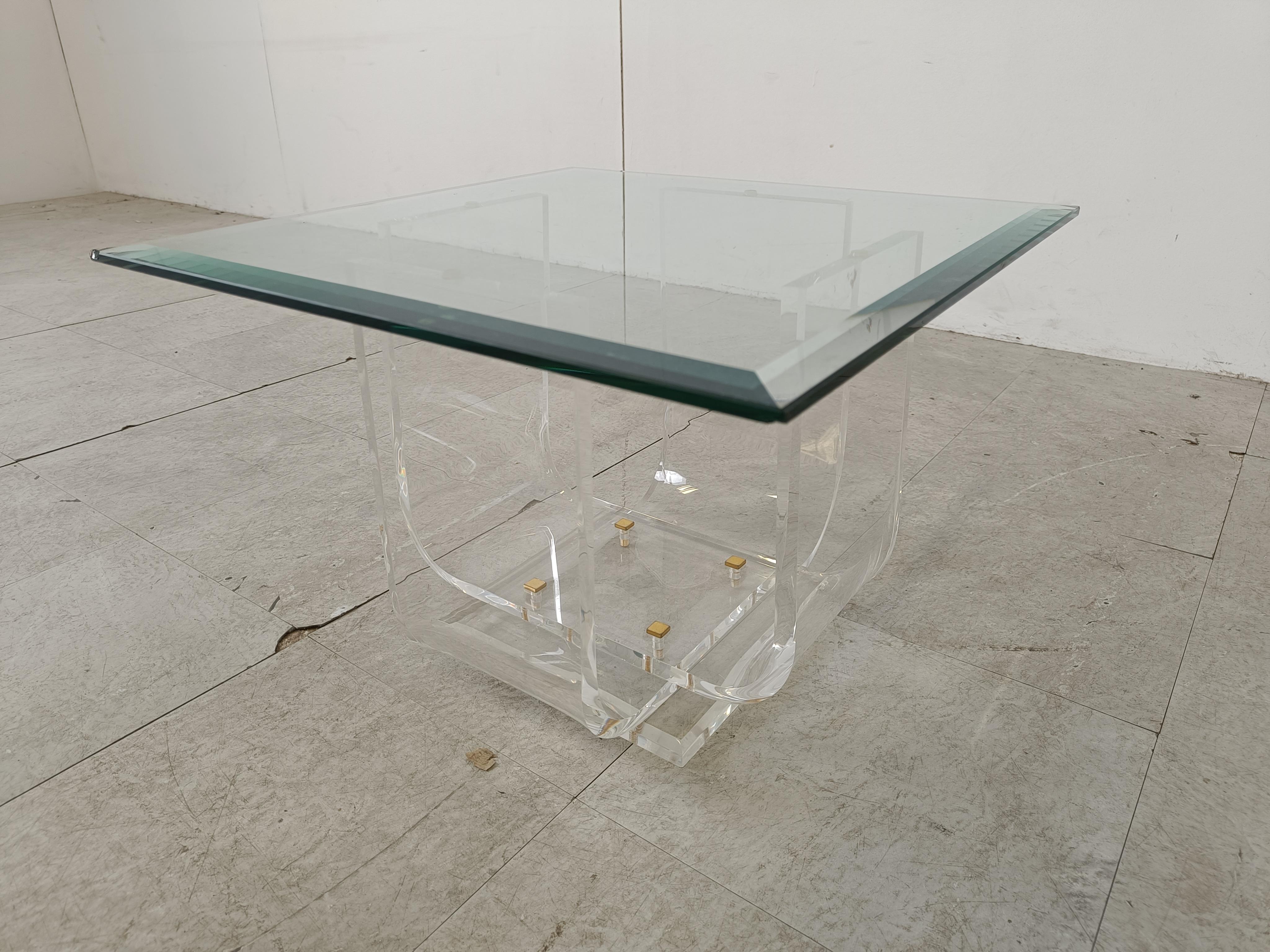 Small lucite coffee table or side table, 1970s In Good Condition For Sale In HEVERLEE, BE