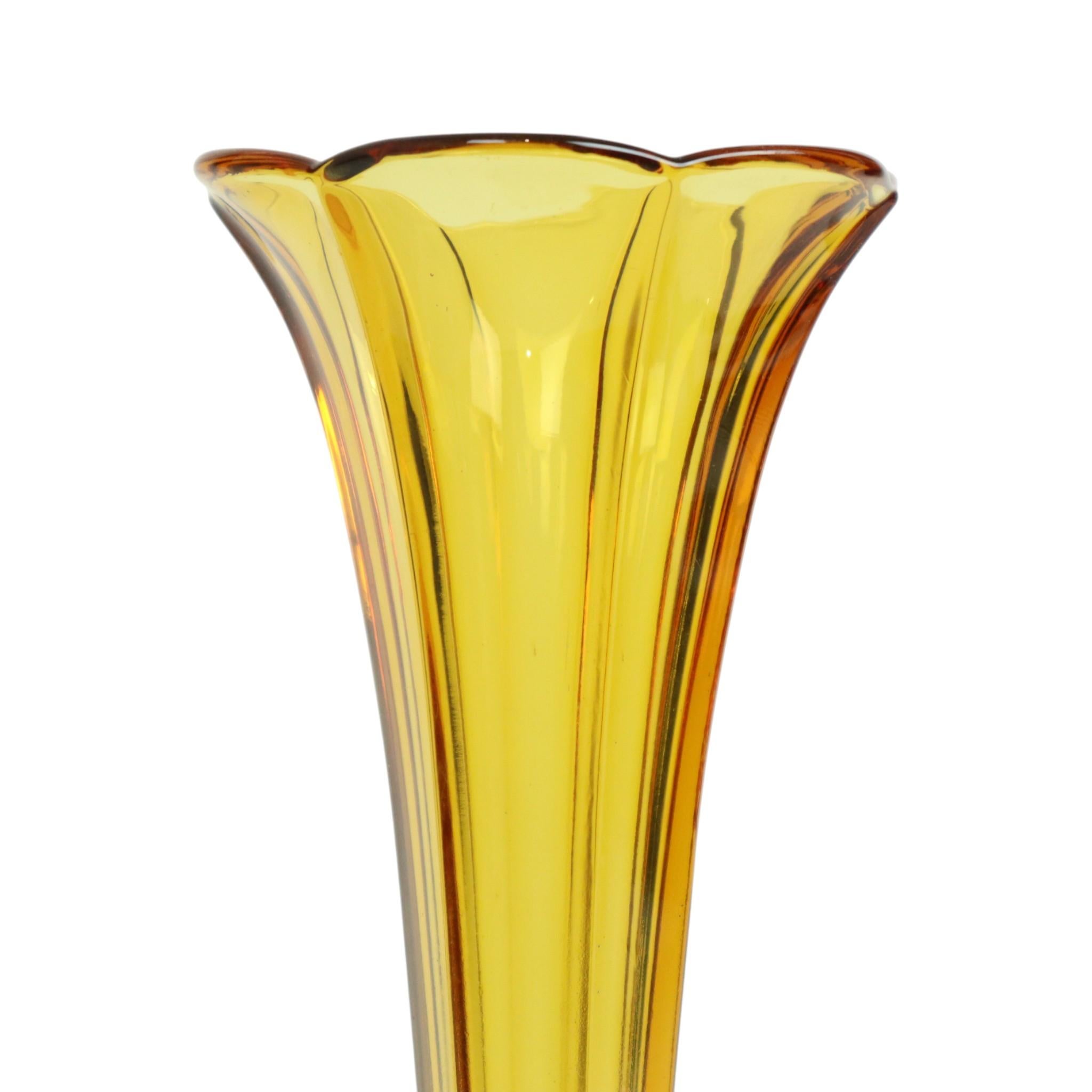 Piccolo vaso Luxval Amber Américain 1935 VSL Art Deco In condizioni buone in vendita a Poperinge, BE