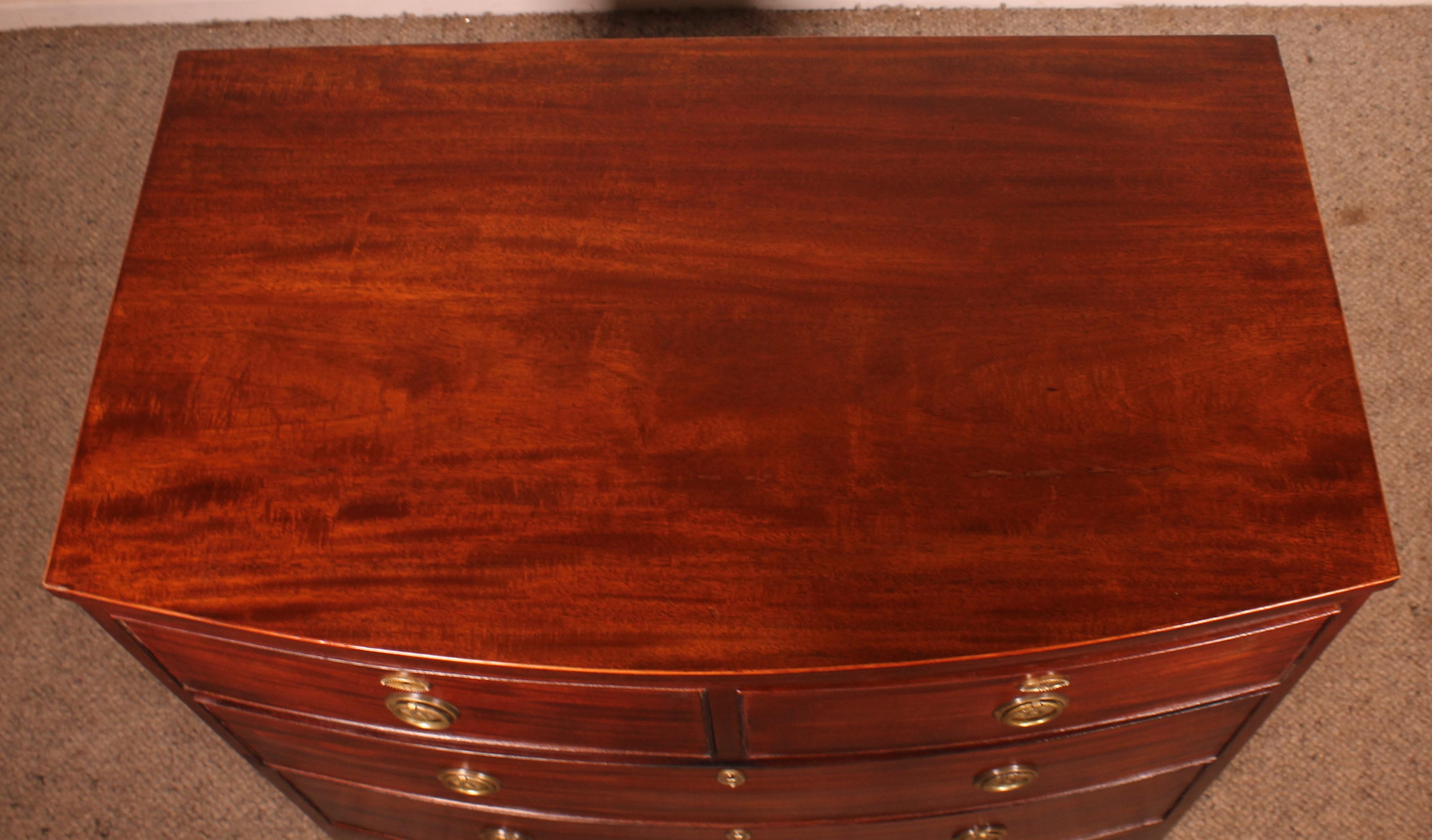 Small Mahogany Bowfront Chest Of Drawers Circa 1800 For Sale 5