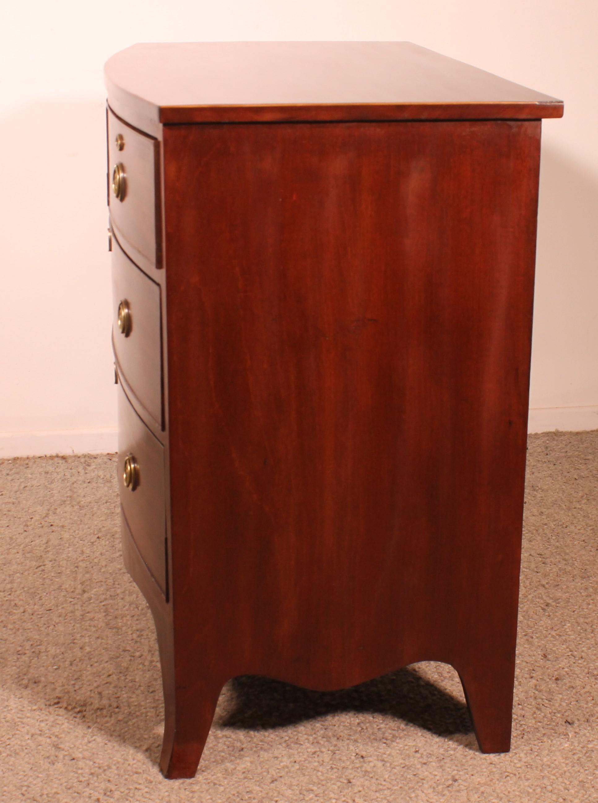Small Mahogany Bowfront Chest Of Drawers Circa 1800 For Sale 1