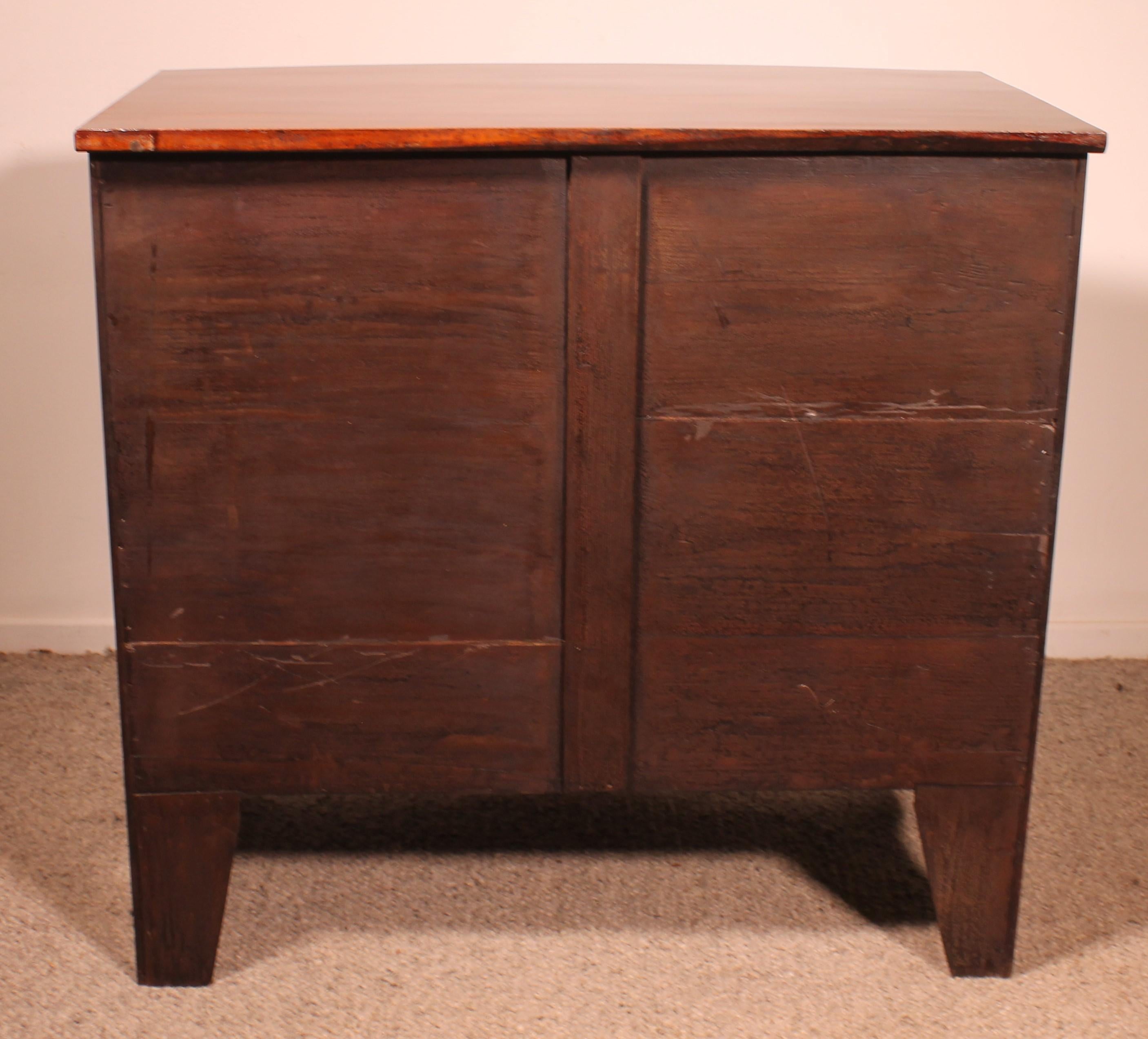 Small Mahogany Bowfront Chest Of Drawers Circa 1800 For Sale 2