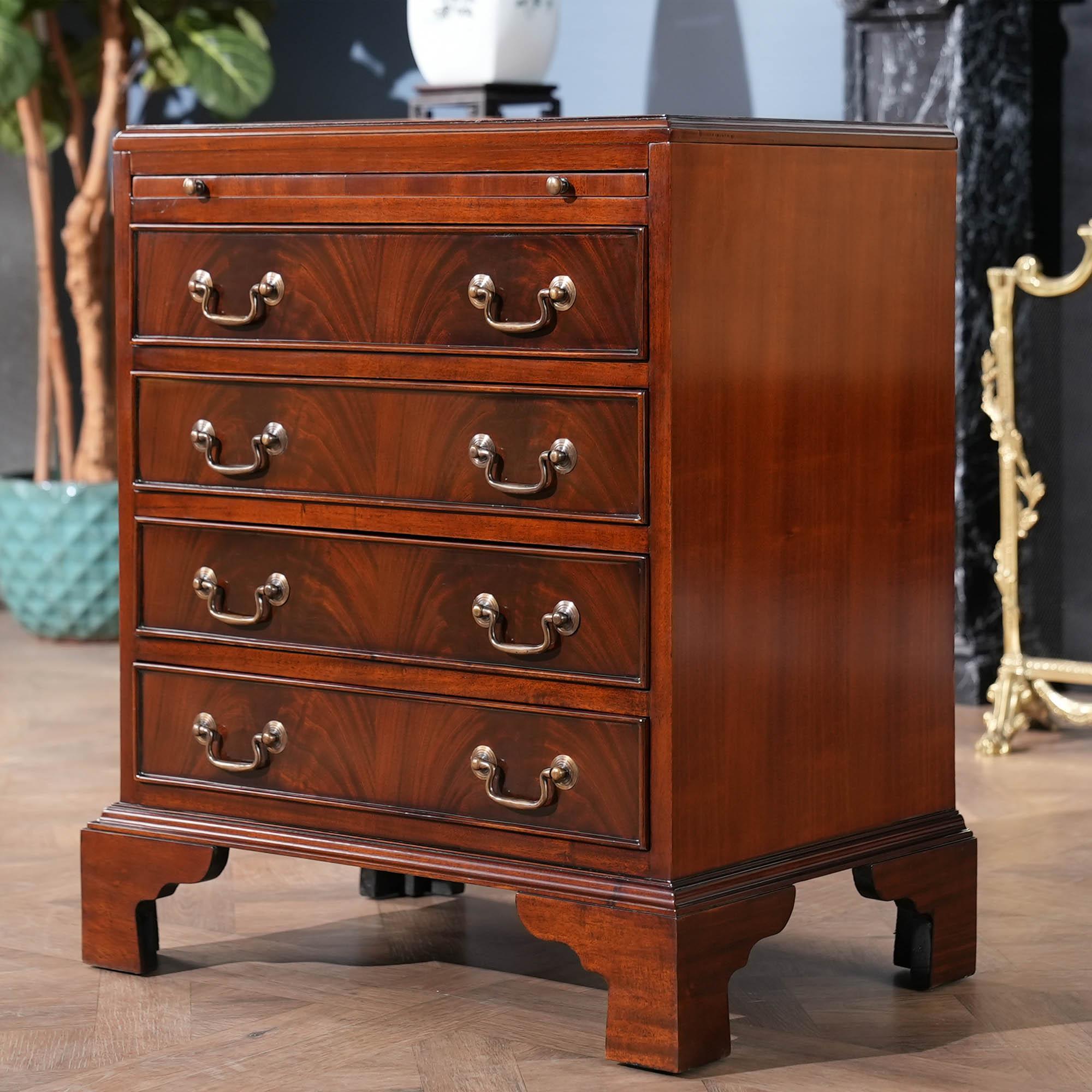 Small Mahogany Campaign Chest  In New Condition For Sale In Annville, PA