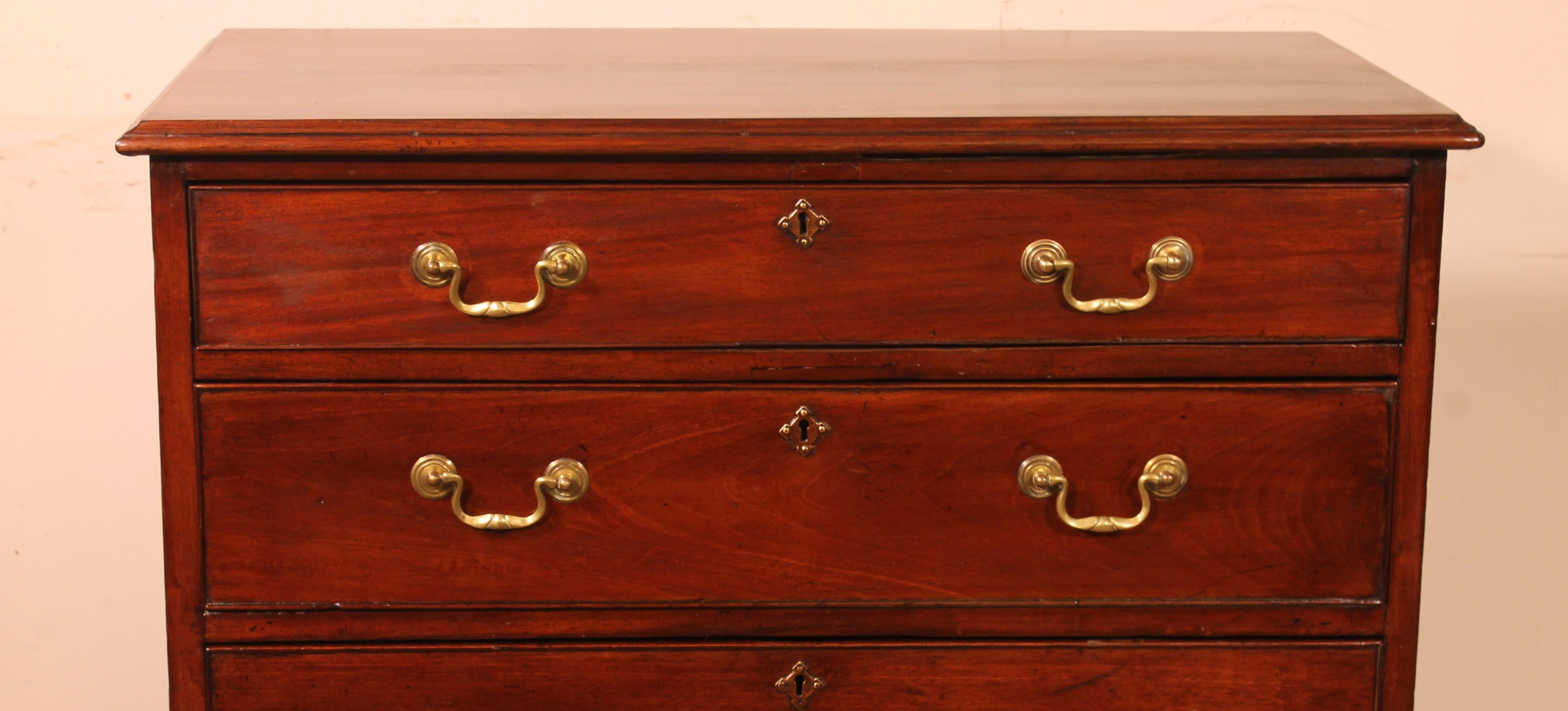 Georgian Small Mahogany Chest of Drawers -18 ° Century For Sale