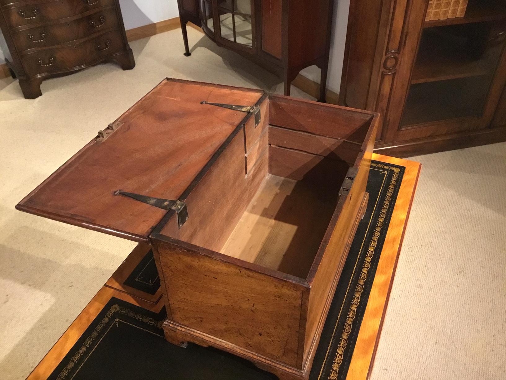 Mid-19th Century Small Mahogany Early 18th Century Antique Box