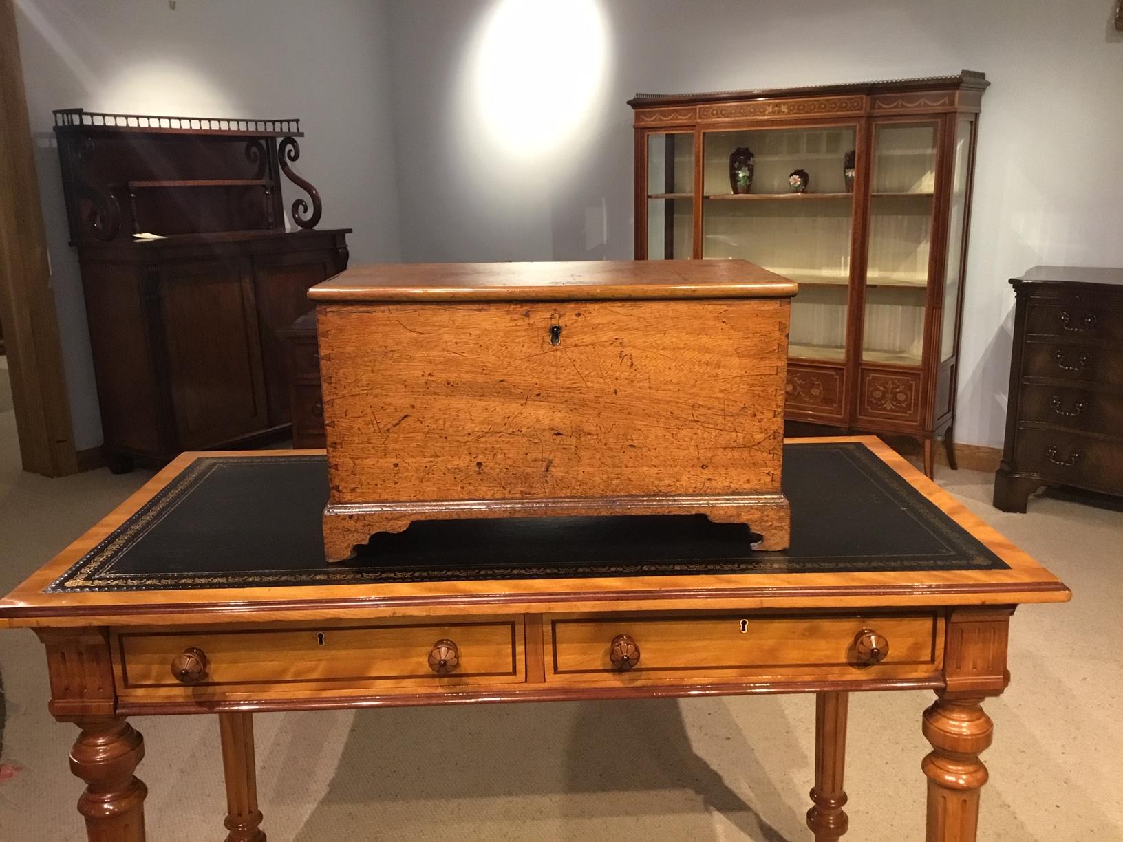 Small Mahogany Early 18th Century Antique Box 5